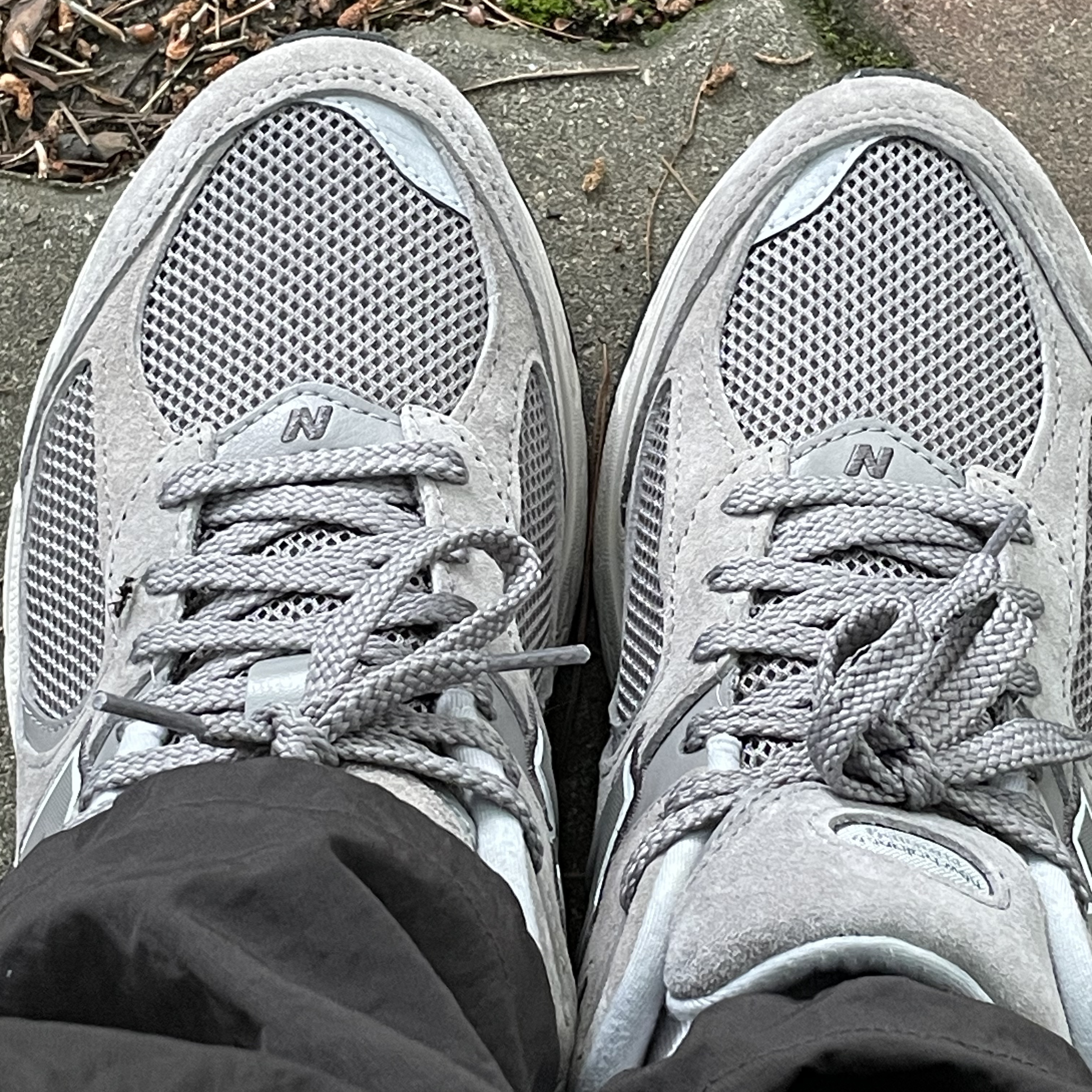 New Balance 2002R Grey 착용 스타일 - 3