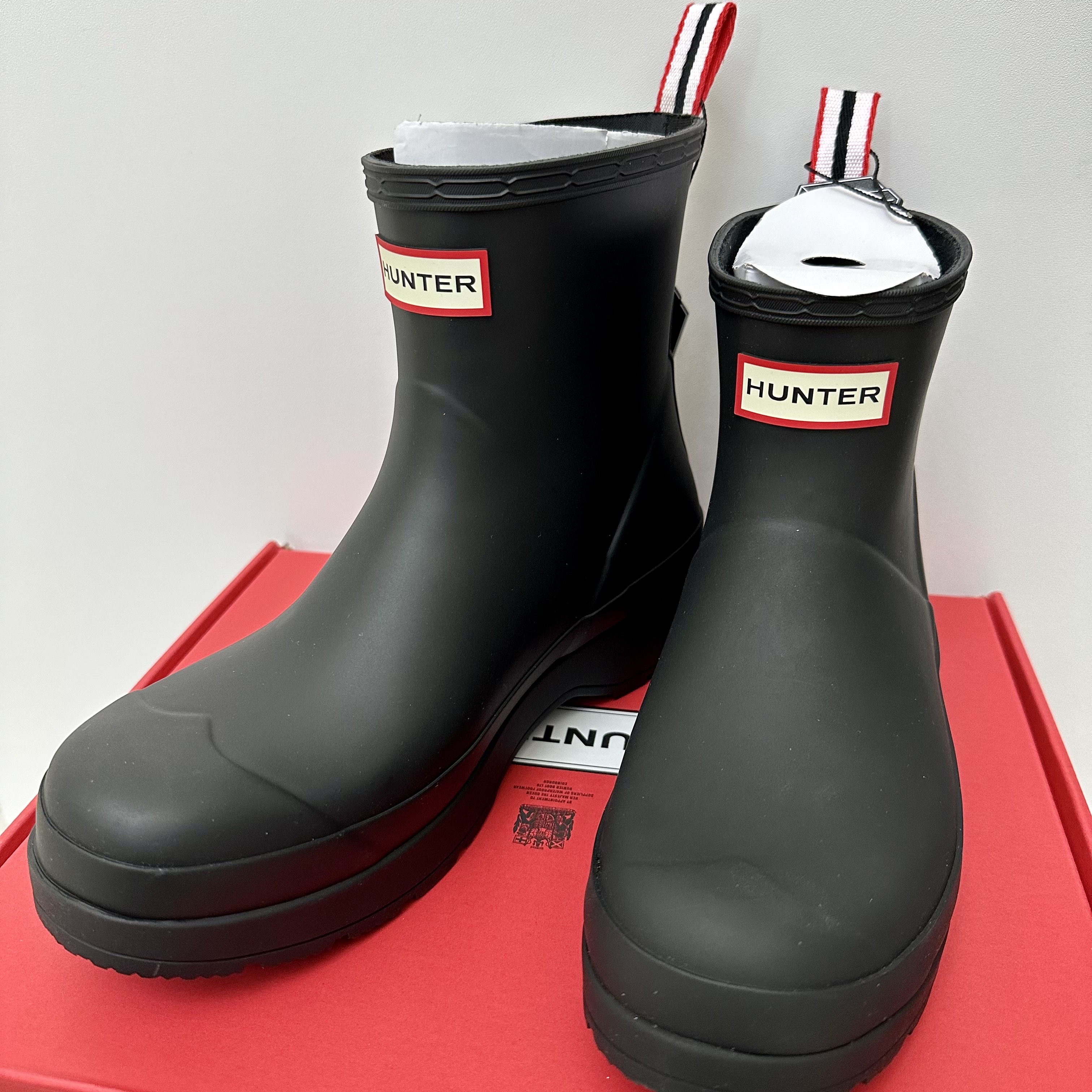 Hunter Play Short Wellington Boots Black, (W) Hunter Play Short Rain Boots Black 착용 스타일 - 2