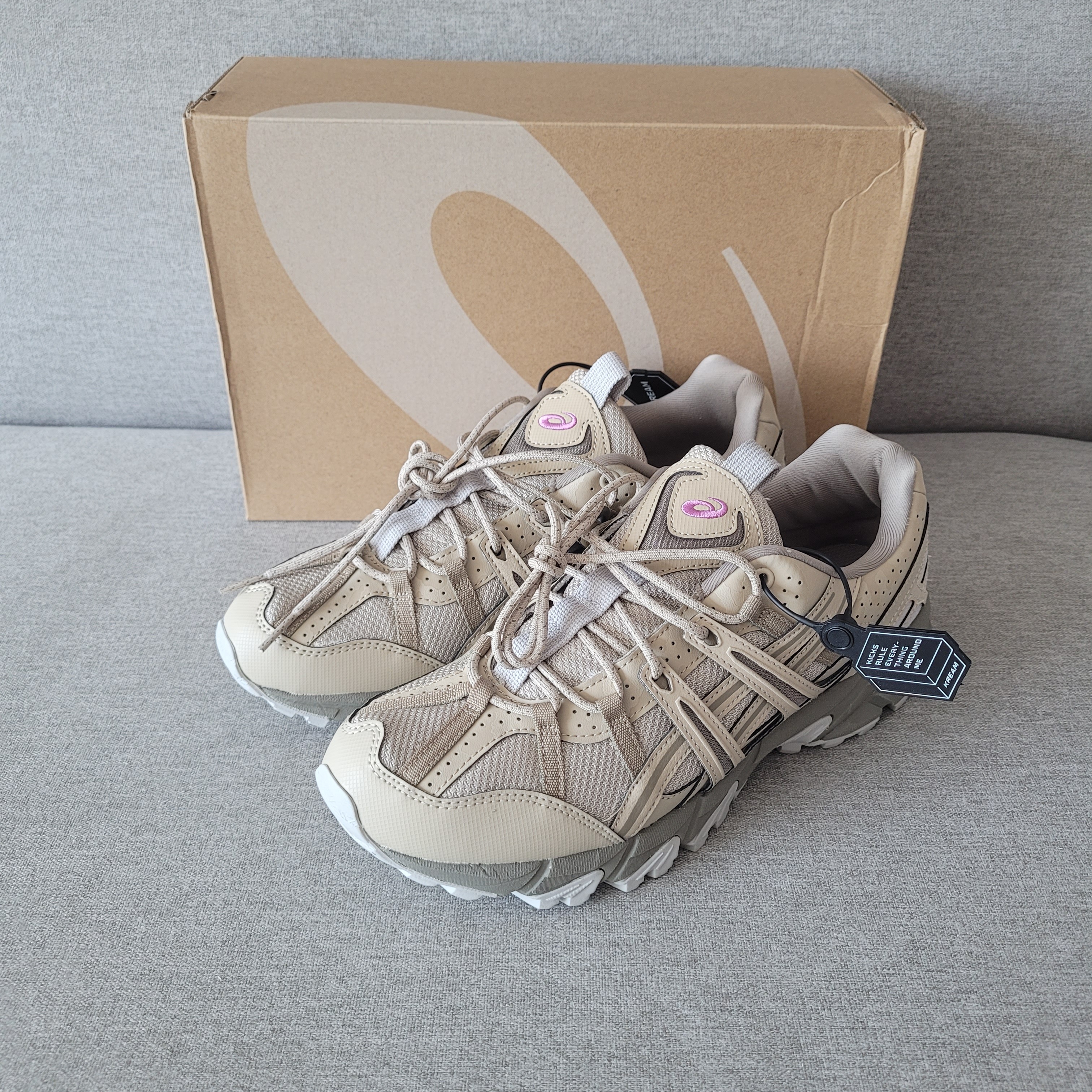 Asics Gel-Sonoma 15-50 Feather Grey Wood Crepe 착용 스타일