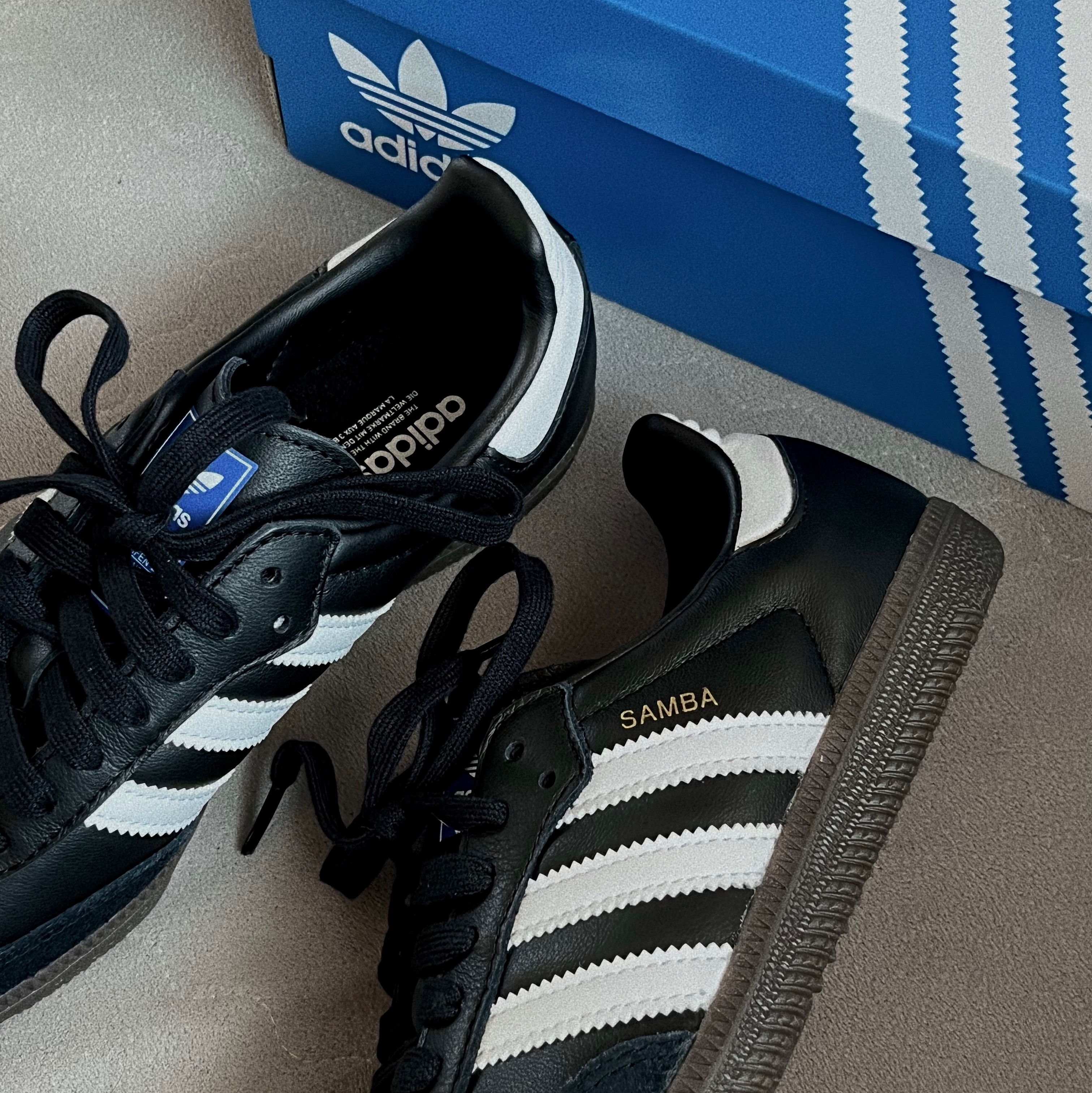Adidas Samba OG Black White Gum 착용 스타일