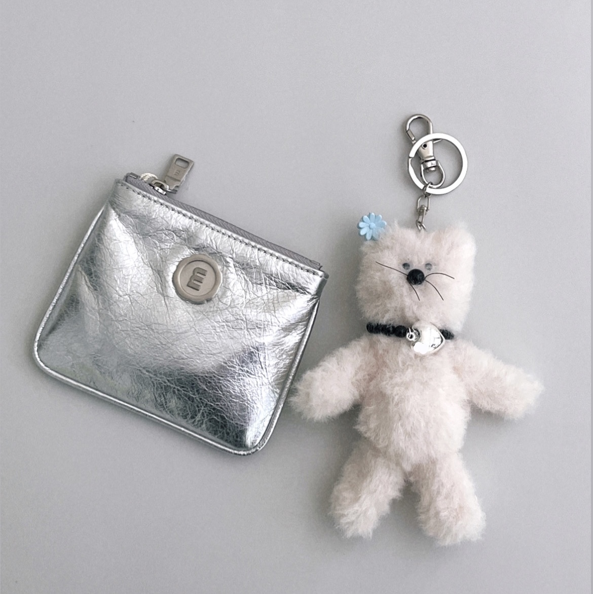 [KREAM 단독] Monamhee Creami Keyring Cream 착용 스타일 - 1
