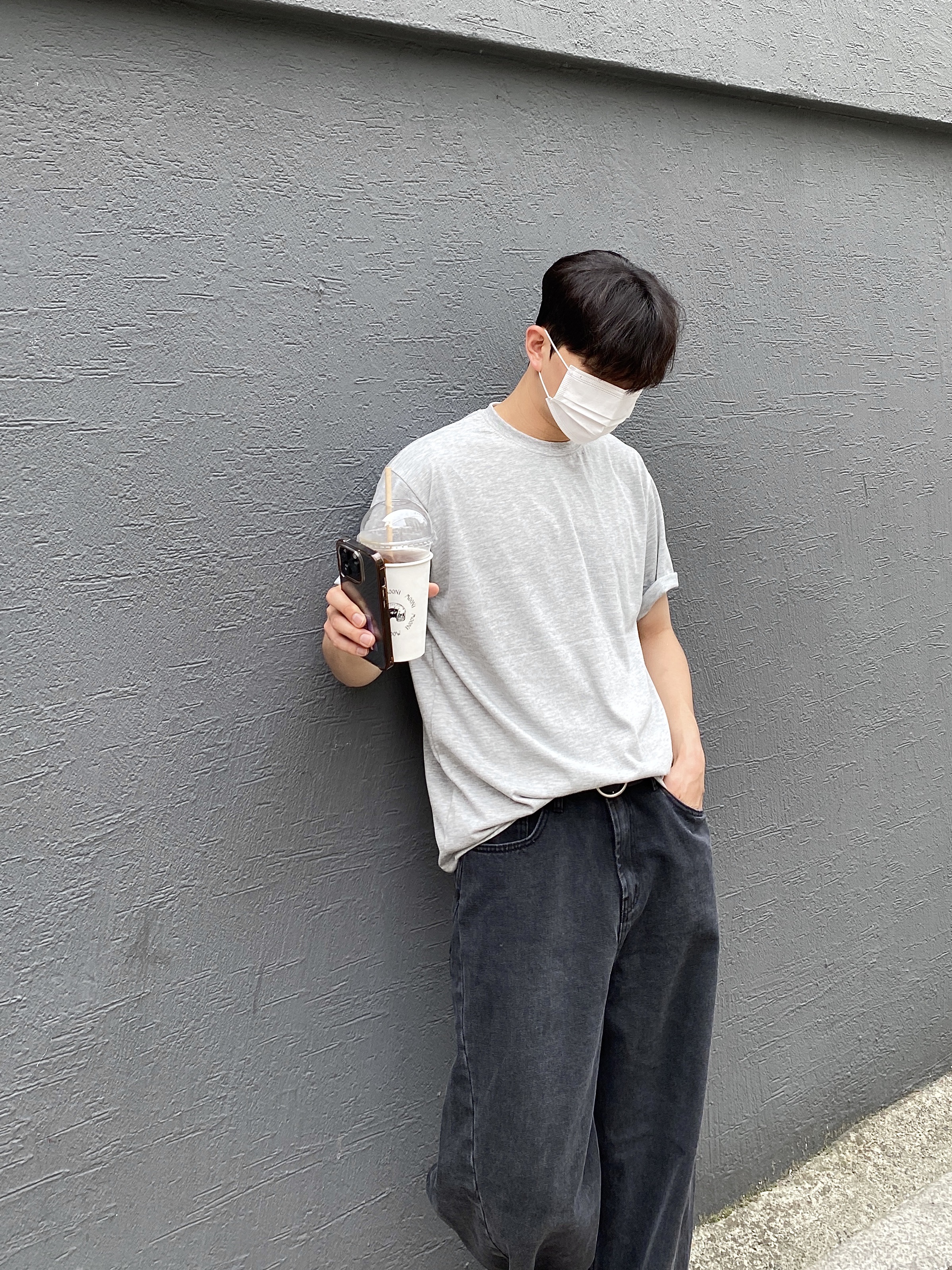 Oofos OOriginal Black 착용 스타일 - 4