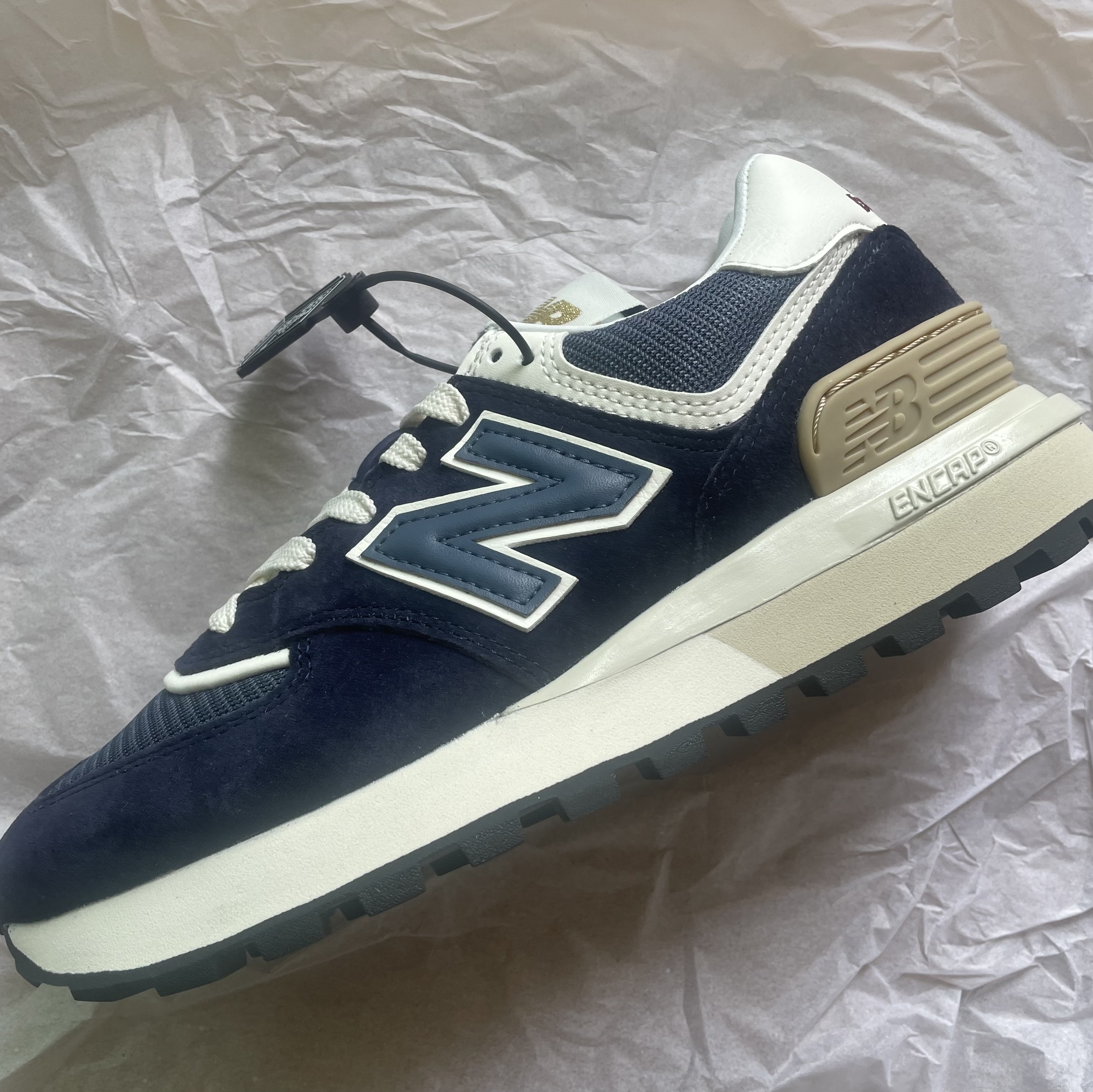 New Balance 574 Legacy Navy 착용 스타일