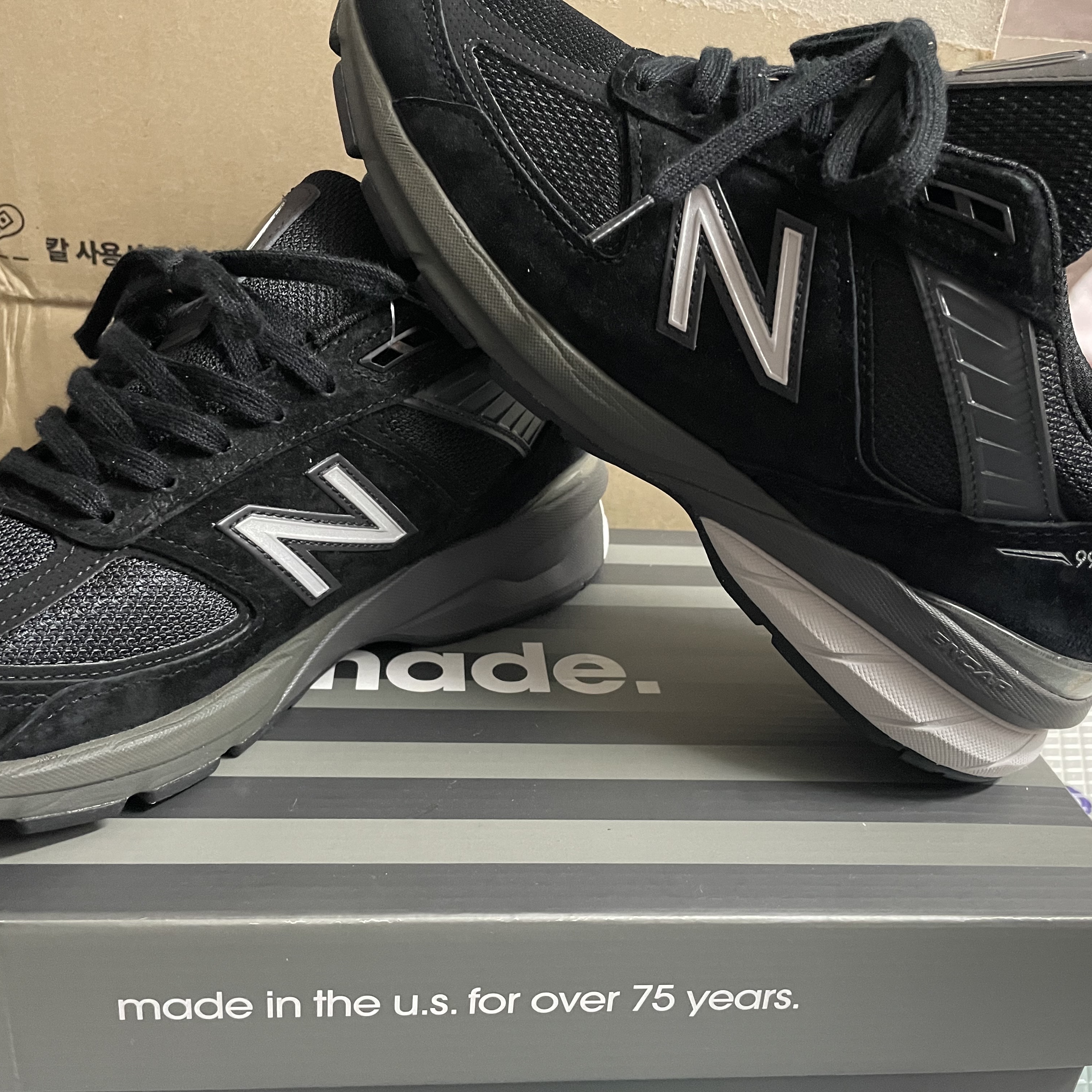 New Balance 990v5 Made in USA Black - D Standard 착용 스타일