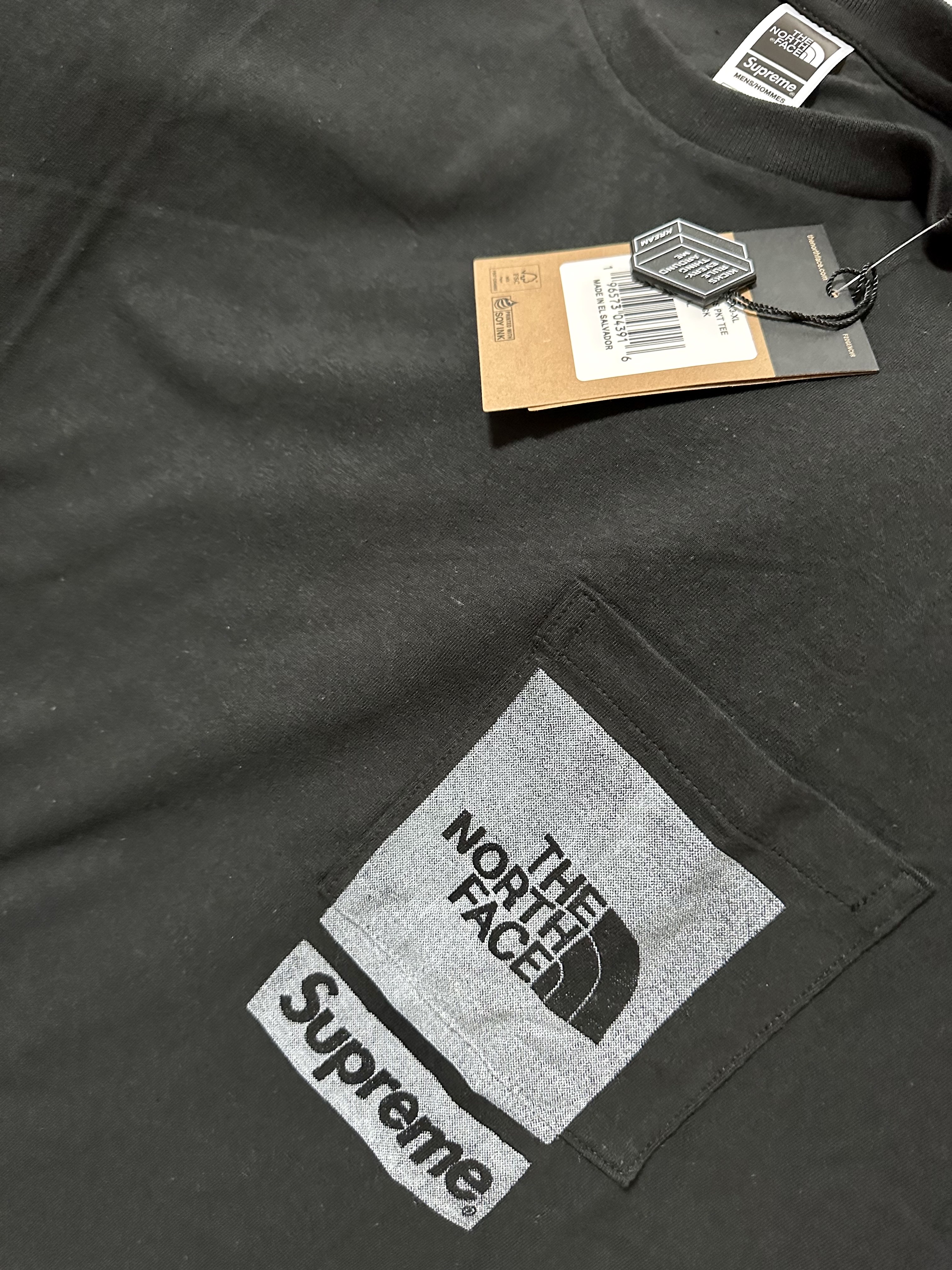 Supreme x The North Face Printed Pocket T-Shirt Black - 23SS 착용 스타일