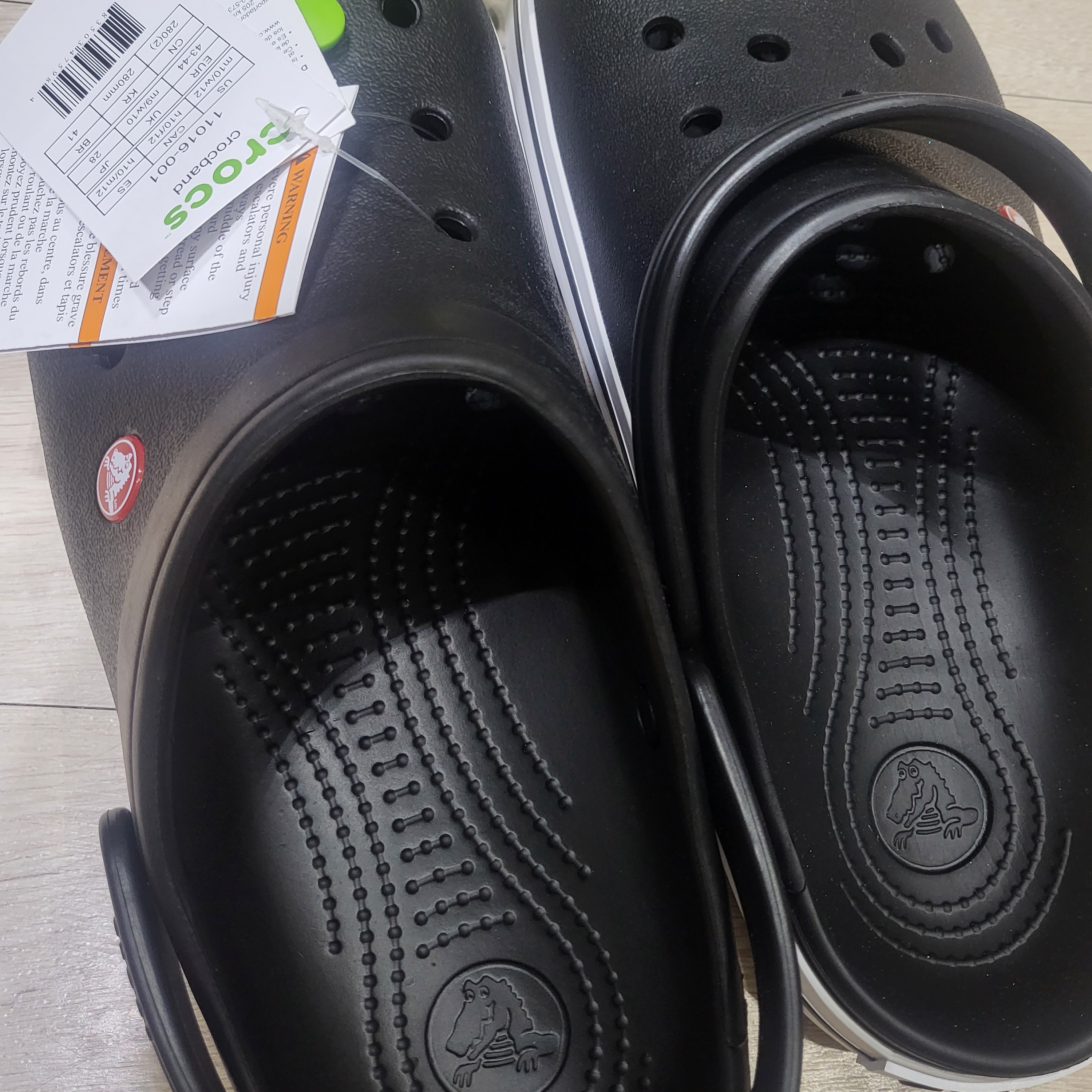 Crocs Crocband Clog Black 착용 스타일 - 2