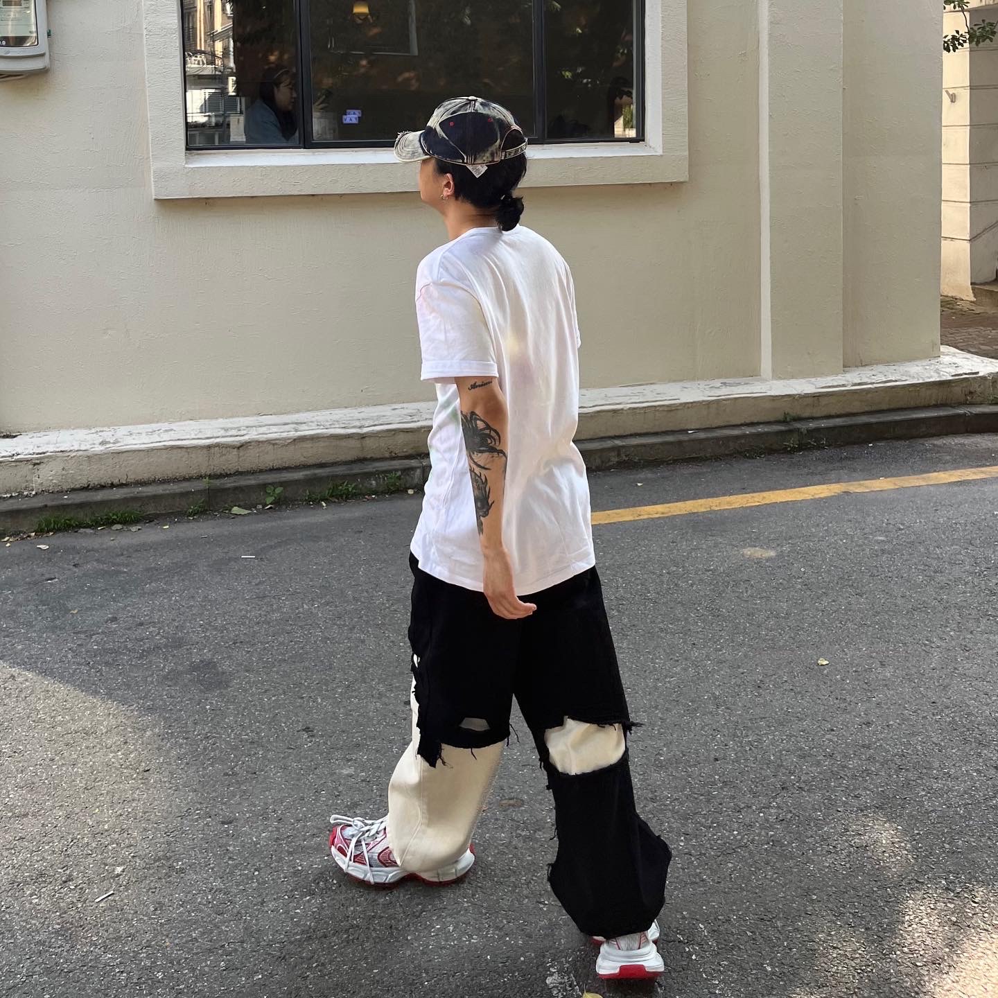 Diesel C-Seymon Treated Denim Baseball Cap Blue White, Balenciaga 3XL Sneakers White Red 착용 스타일 - 1