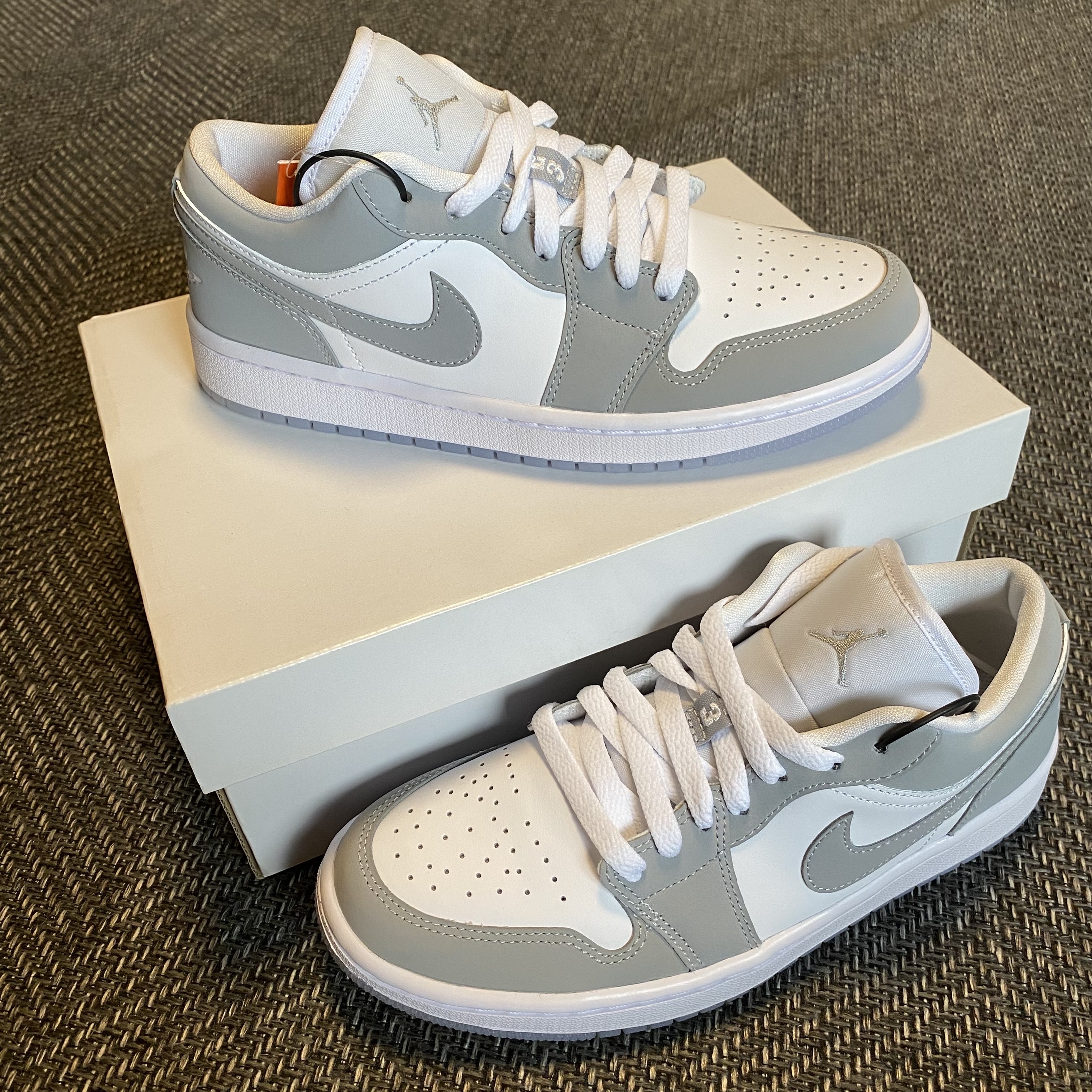 (W) Jordan 1 Low White Wolf Grey 착용 스타일