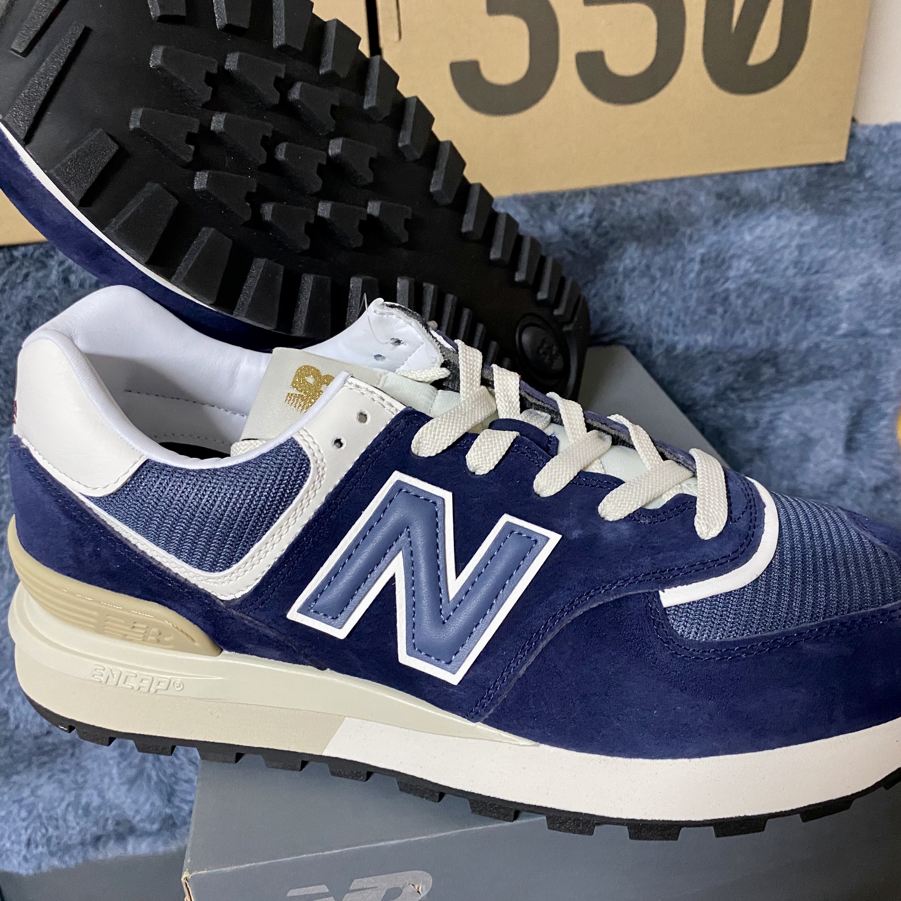 New Balance 574 Legacy Navy 착용 스타일 - 2