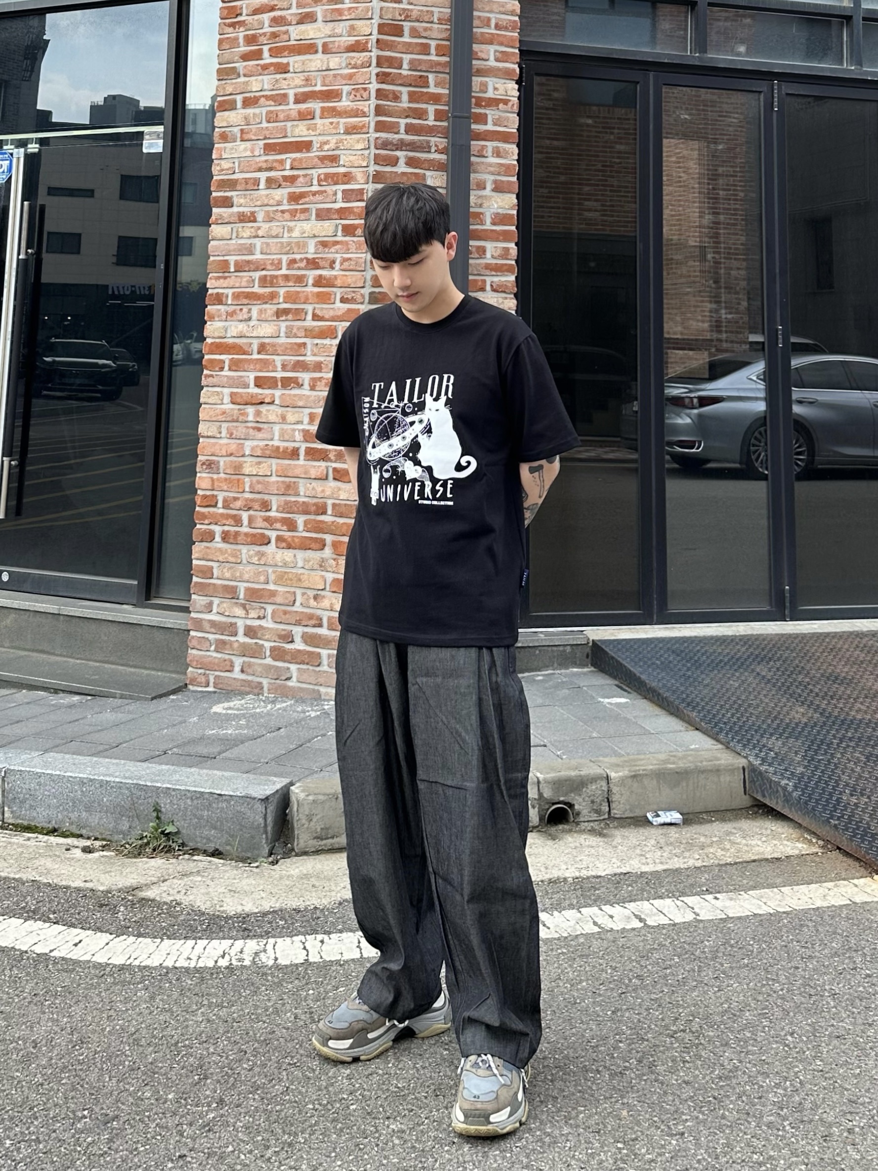Balenciaga Triple S Grey 2018 착용 스타일 - 1