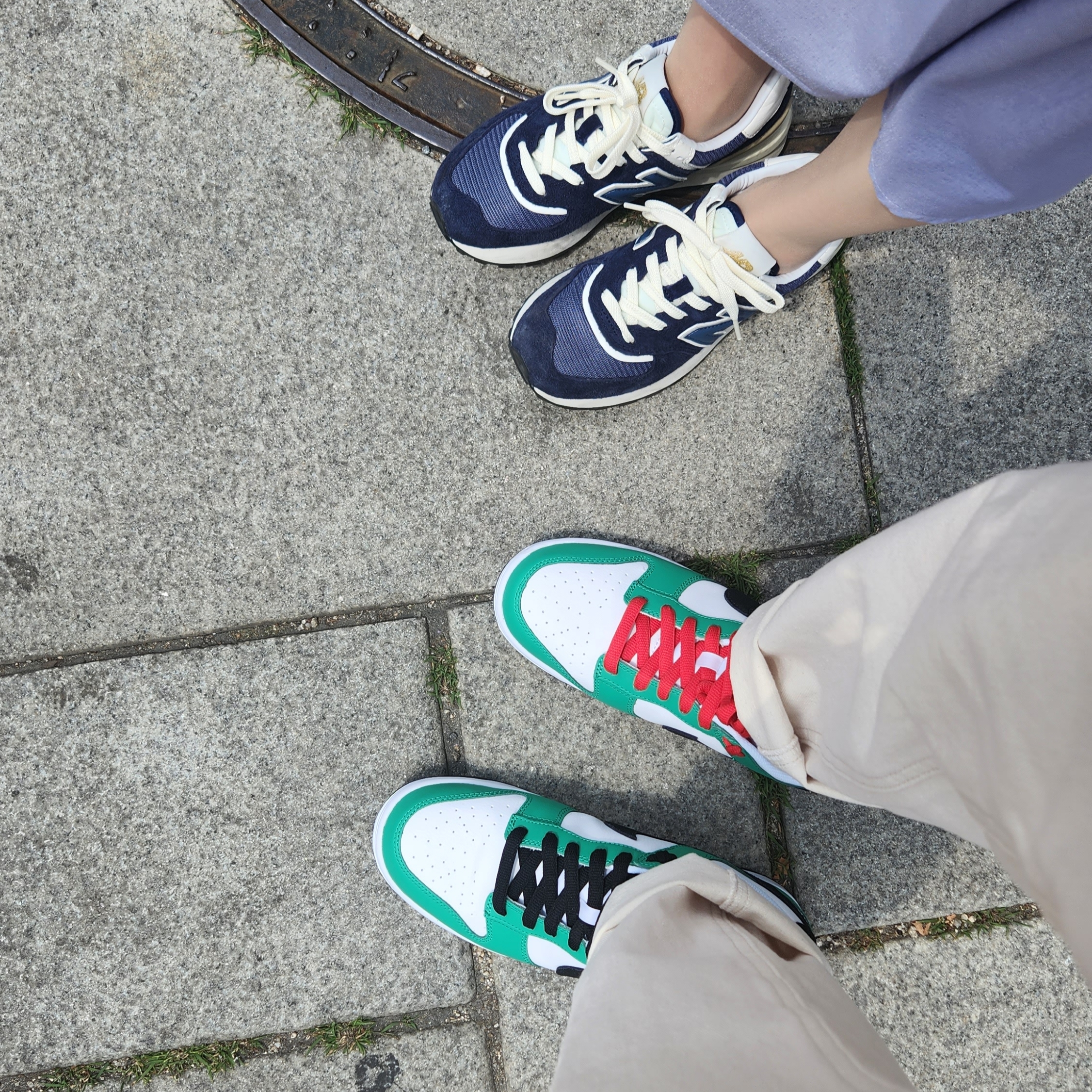 Nike Dunk Low White Green, New Balance 574 Legacy Navy 착용 스타일