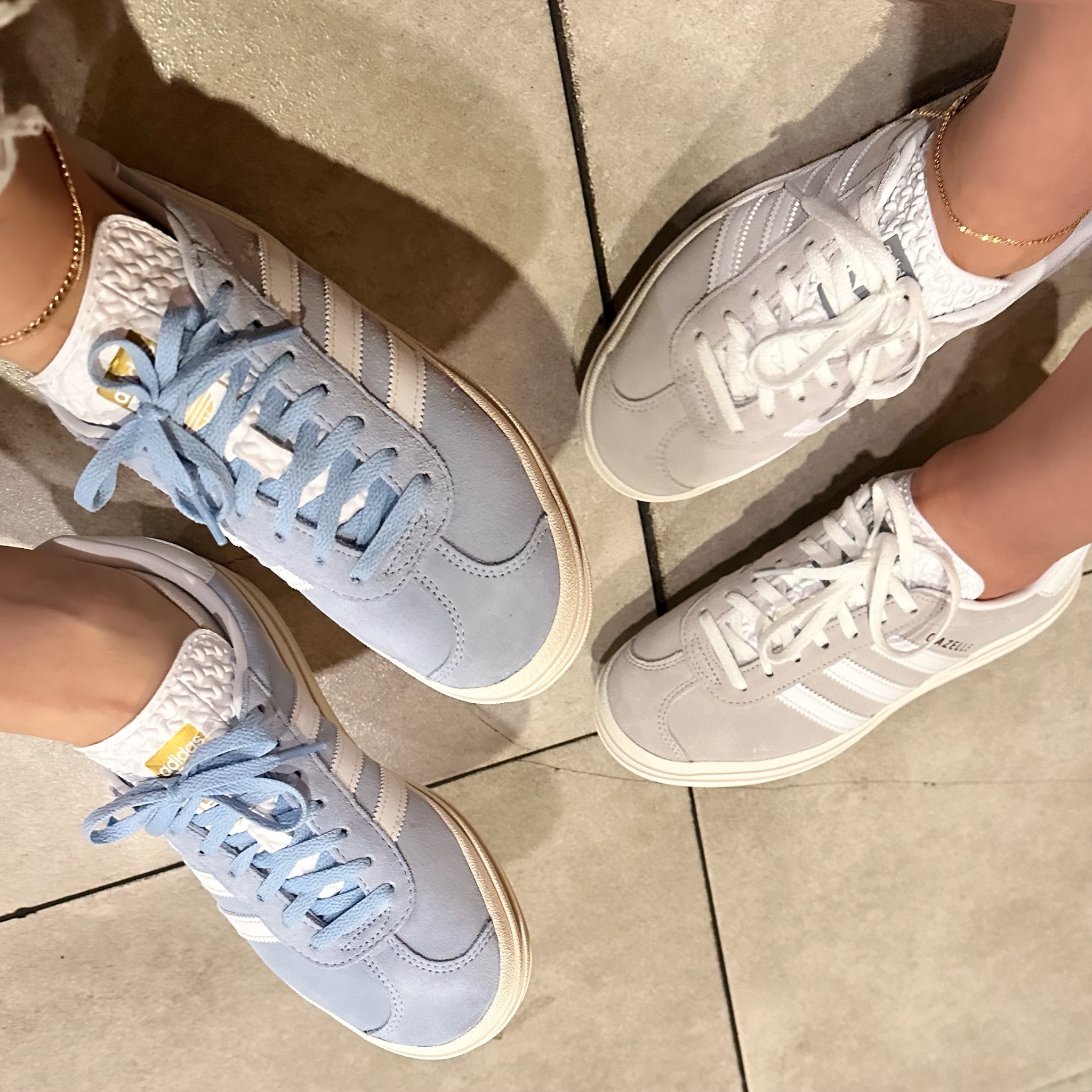 (W) Adidas Gazelle Bold Clear Sky White 착용 스타일 - 2