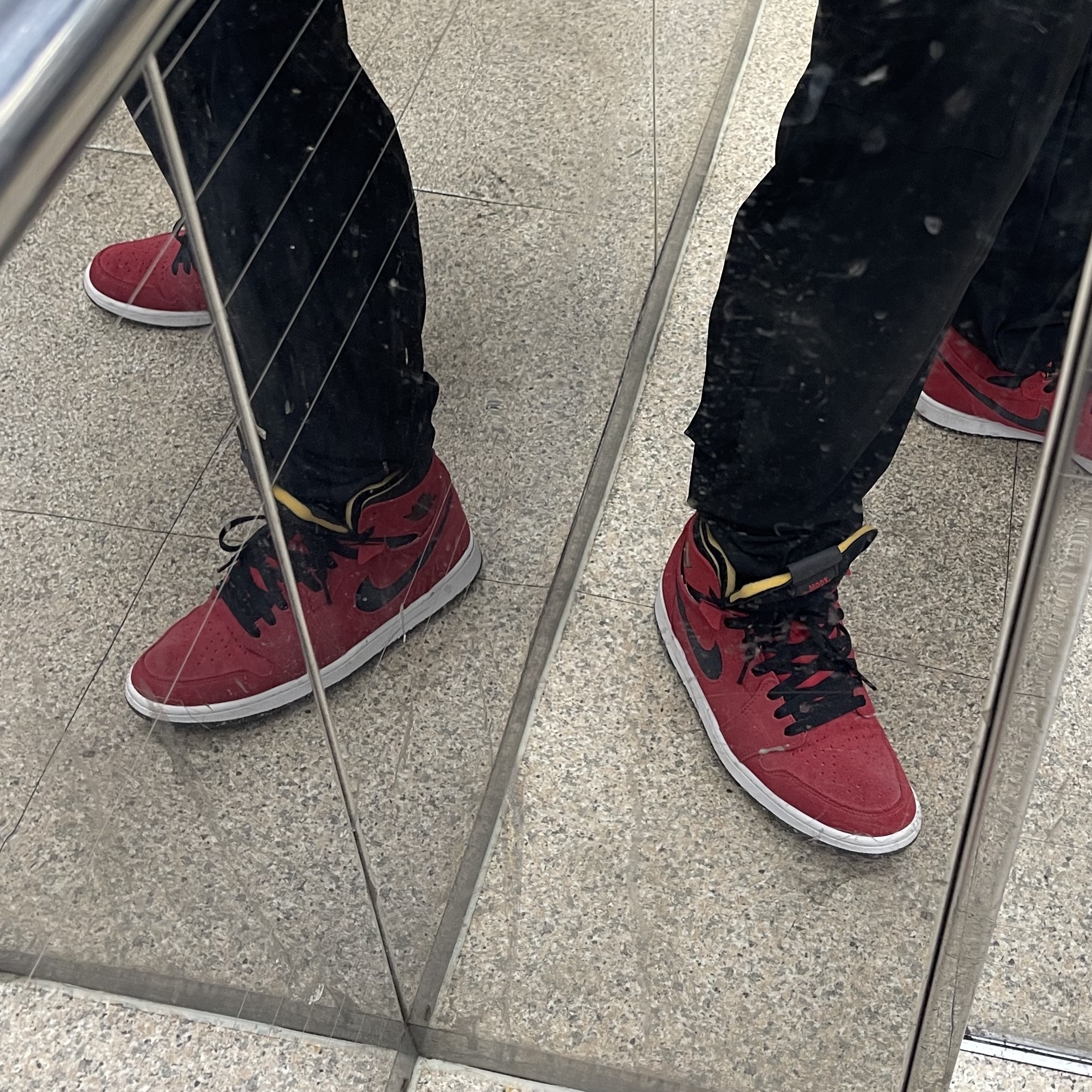 Jordan 1 Zoom Air CMFT Gym Red 착용 스타일