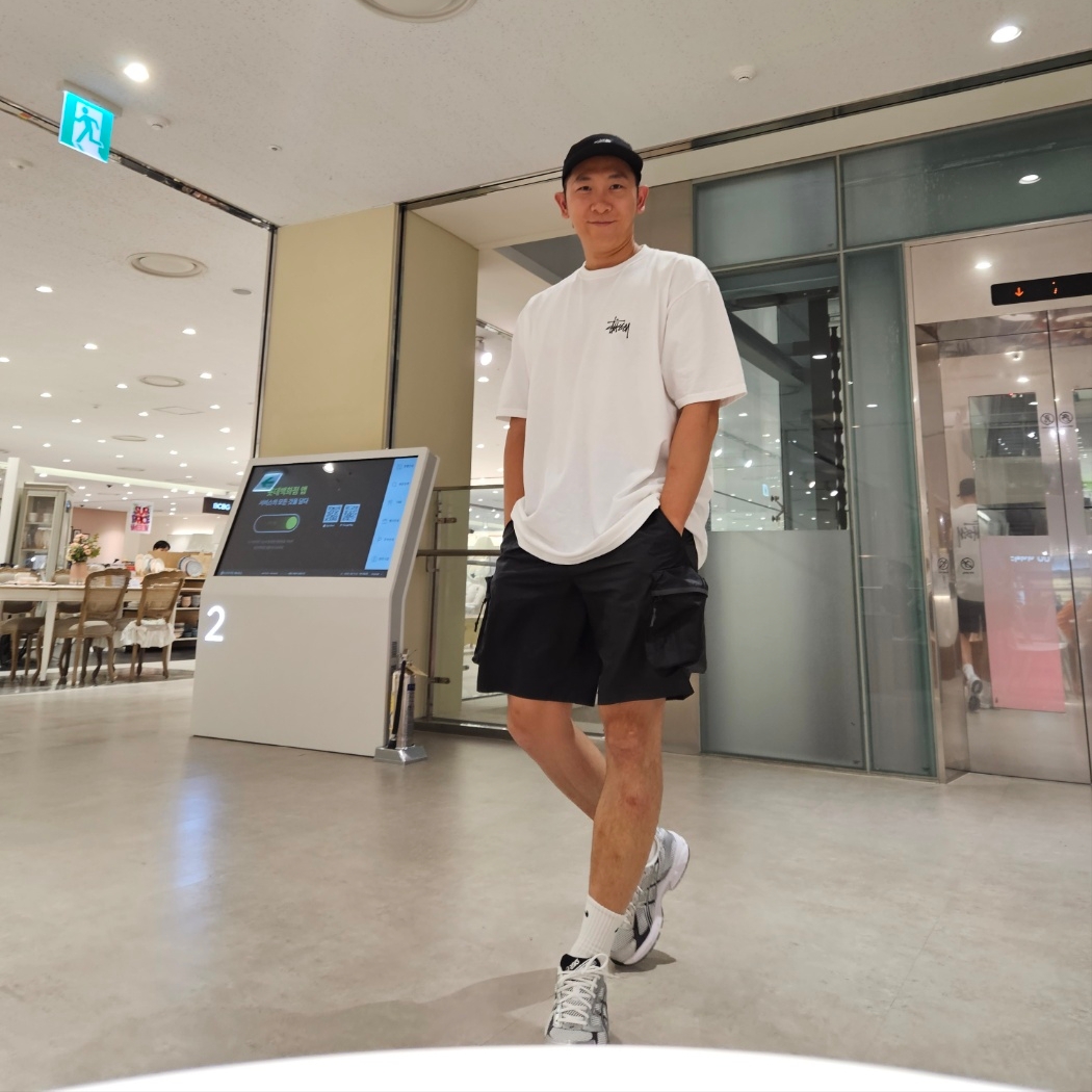 Asics Gel-1130 White Black, Stussy Basic Stussy T-Shirt White 2023 착용 스타일 - 2