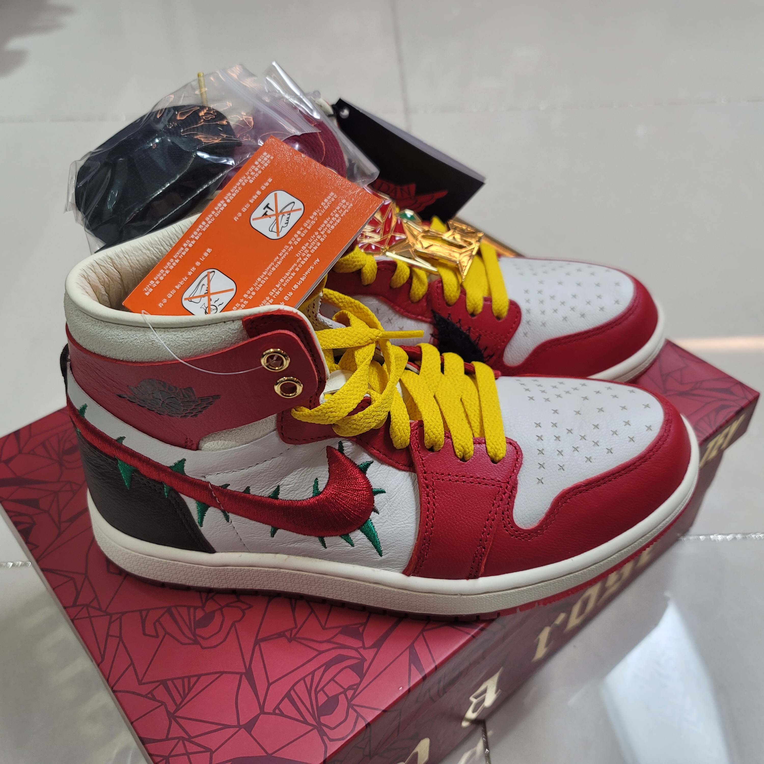 (W) Jordan 1 x Teyana Taylor Zoom CMFT 2 Gym Red 착용 스타일 - 4