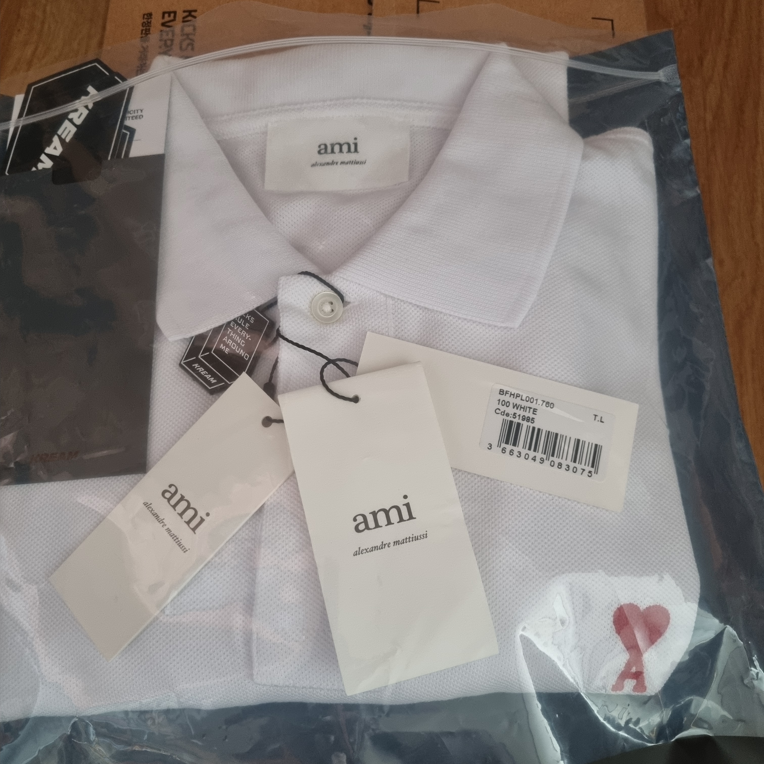 AMI de Coeur Polo Shirt White 착용 스타일