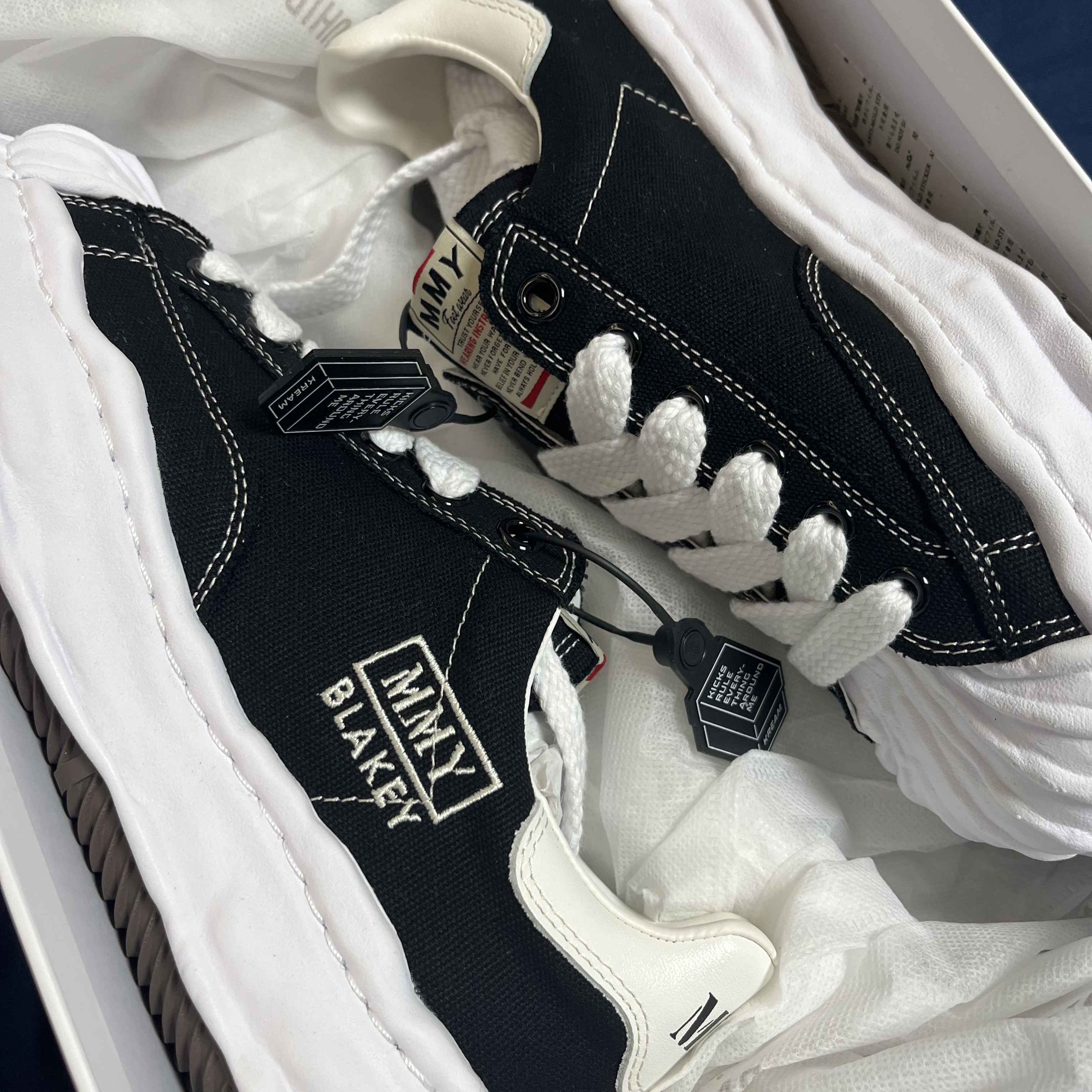 Maison Mihara Yasuhiro Blakey OG Sole Canvas Low-top Sneakers Black White 착용 스타일