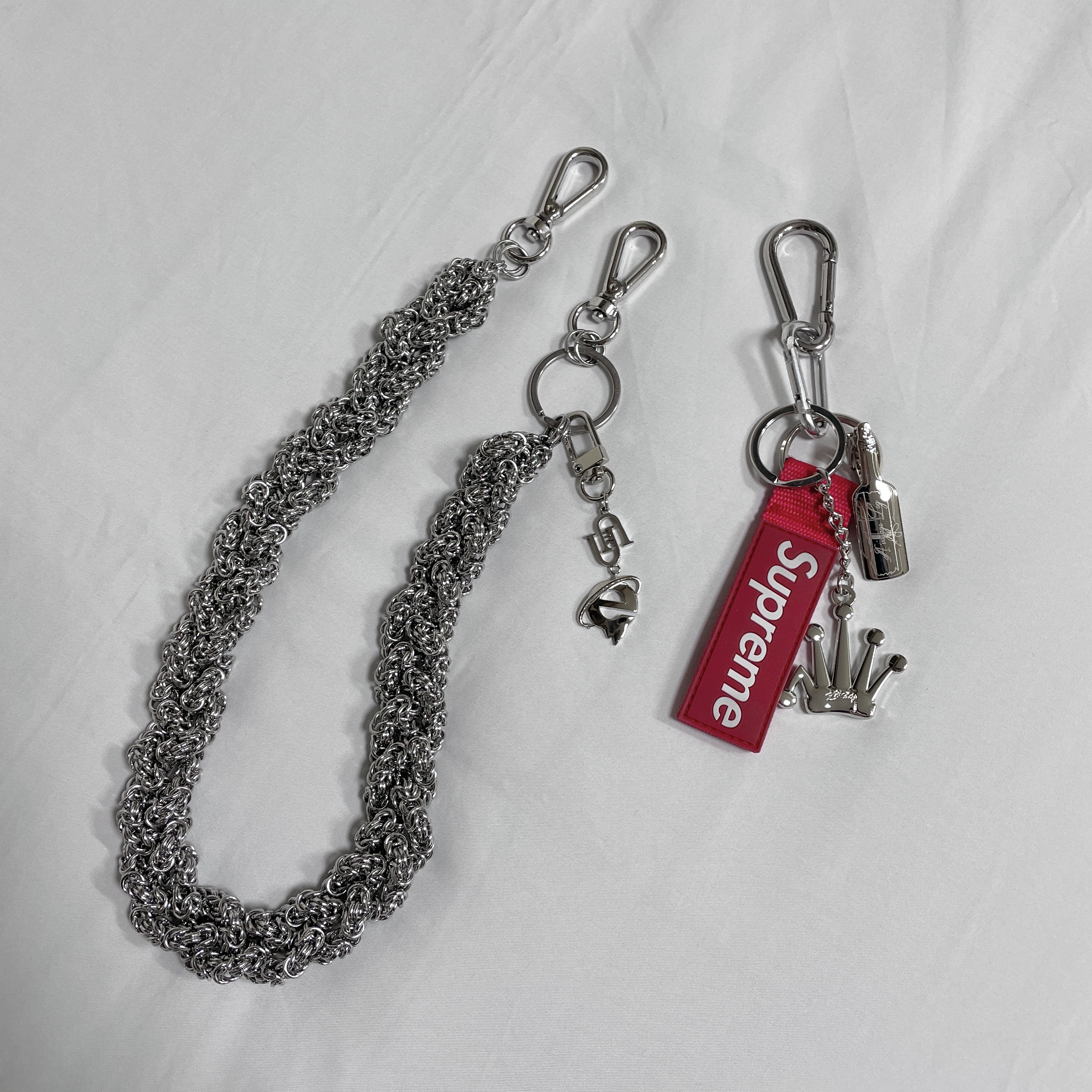 Undermycar Leachianus Multiple Tangles Double Logo Chain Down Blue - 23SS, Stussy Metal Bent Crown Keychain Silver 착용 스타일