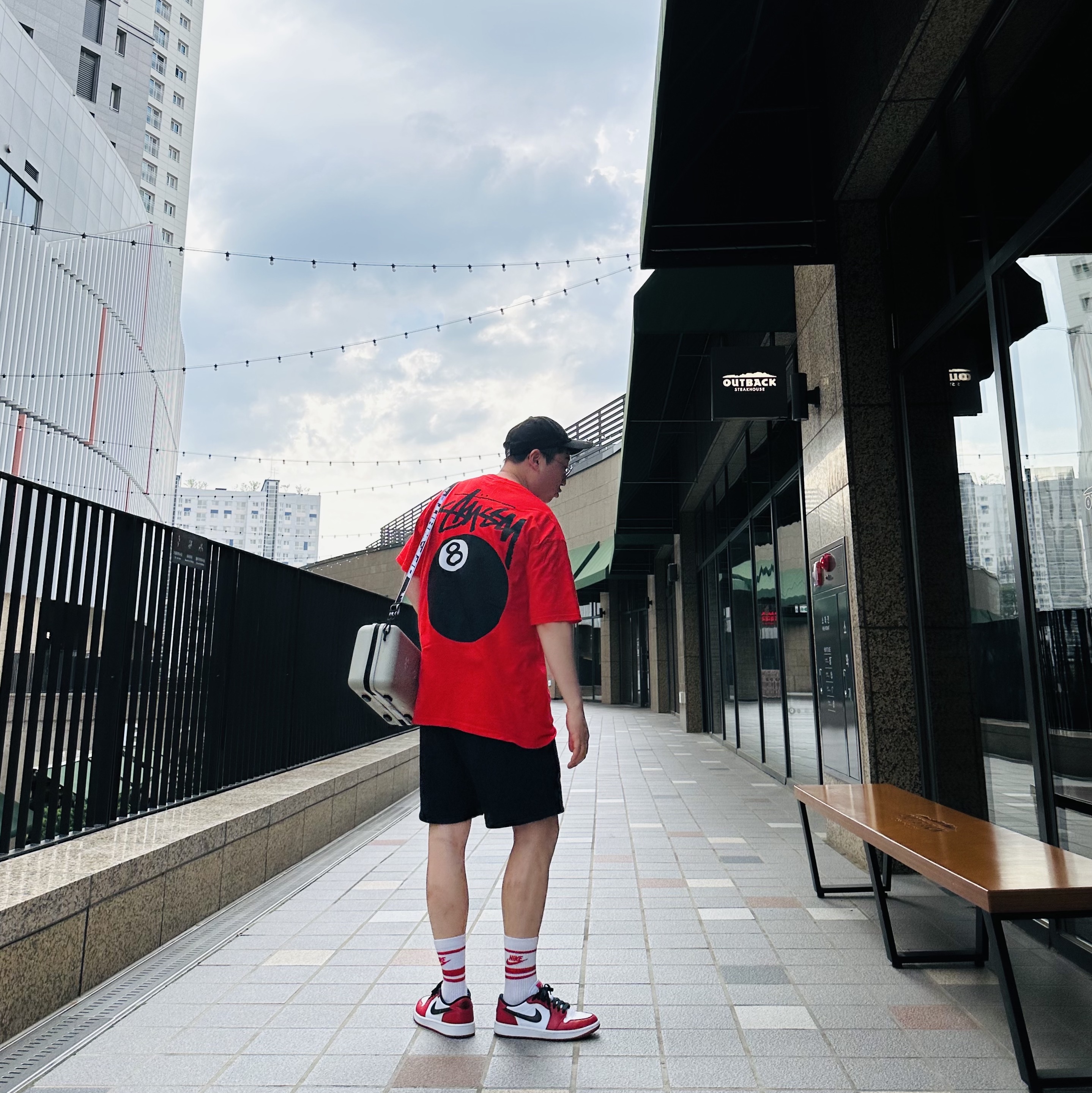 Stussy 93 Slick Crown Low Pro Cap Black, Off-White x Amore Pacific Protection Box (Without Cosmetics) 착용 스타일 - 1