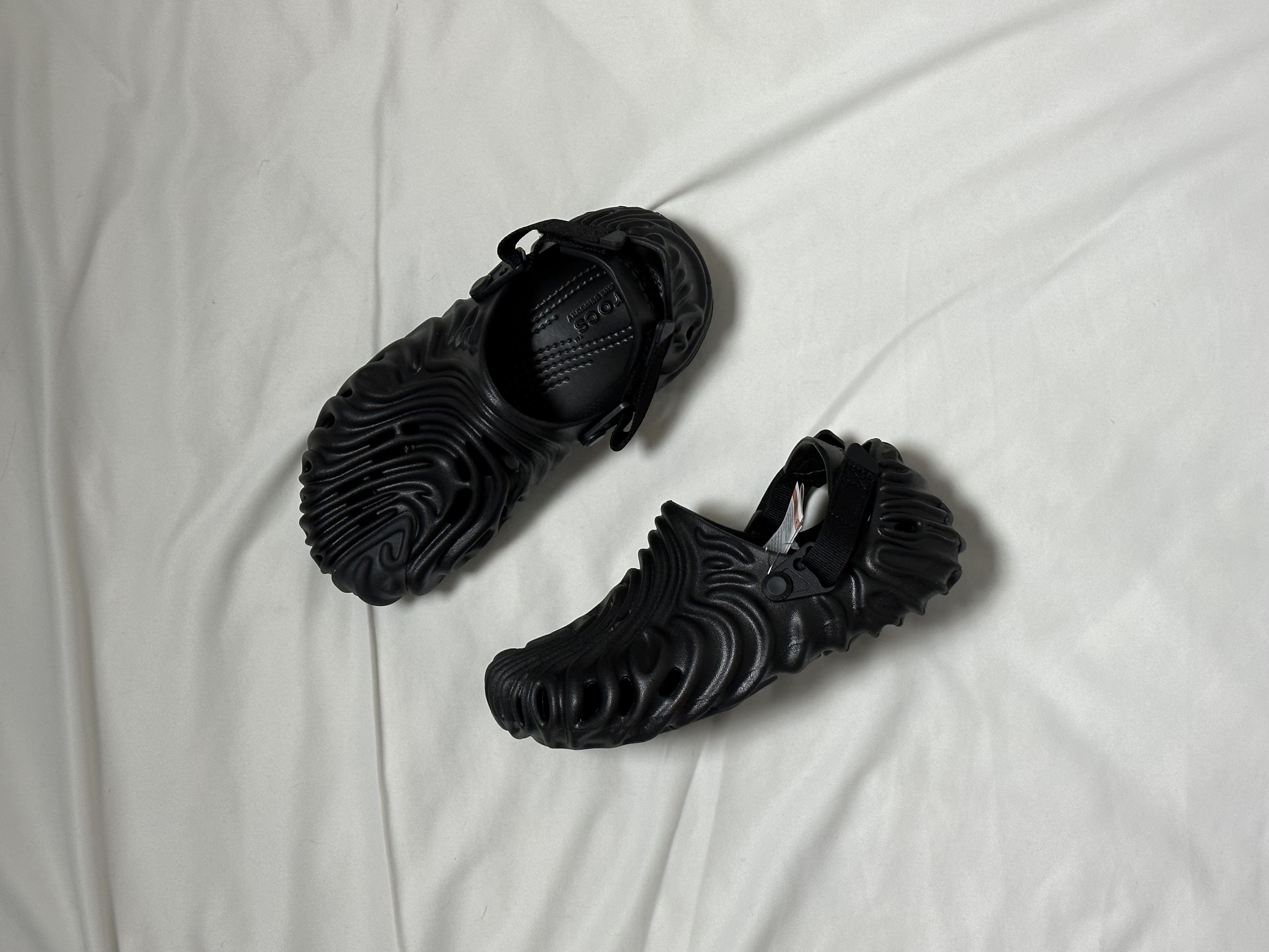 Crocs x Salehe Bembury Pollex Clog Sasquatch 착용 스타일 - 1