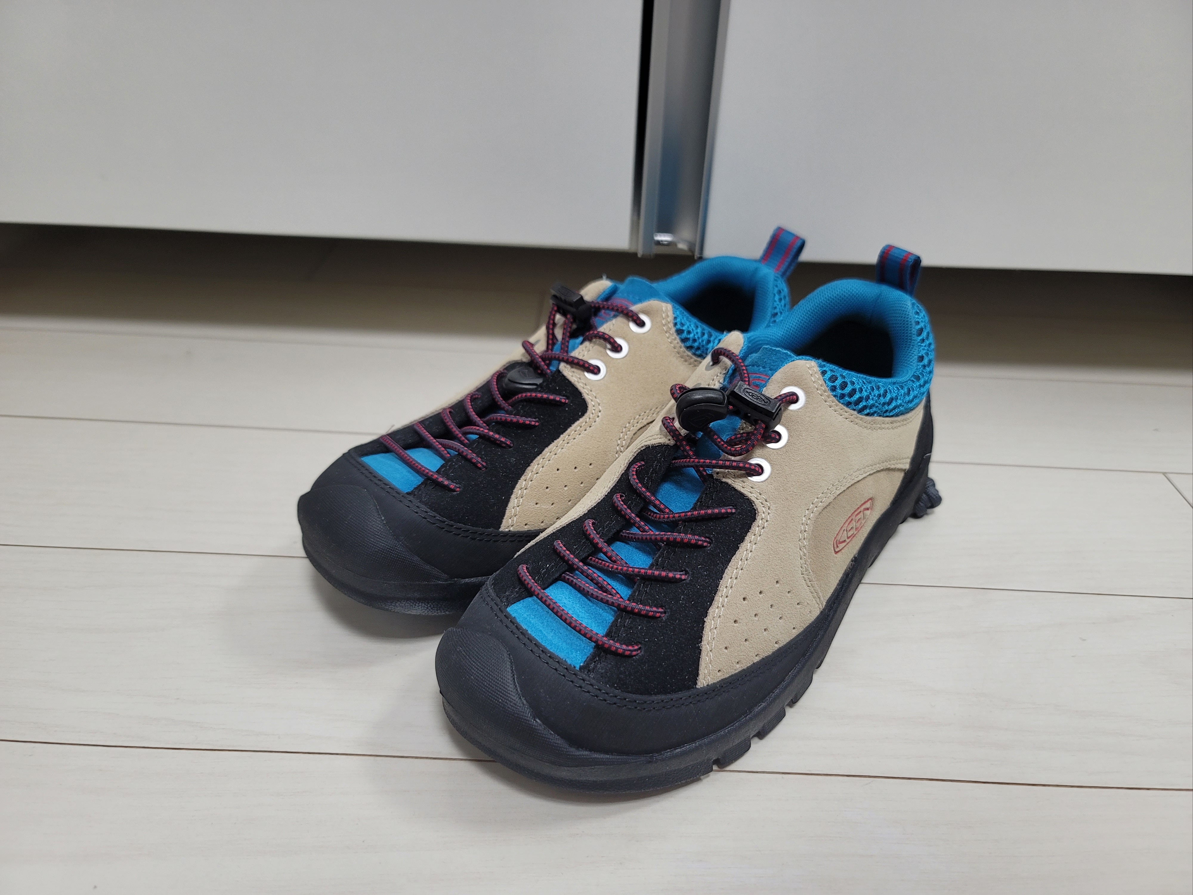 (W) Keen Jasper Rocks SP Sneakers Beige 착용 스타일