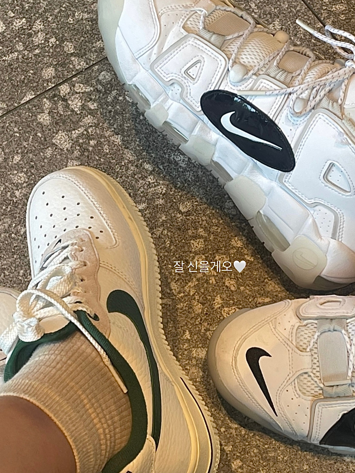 Nike Air More Uptempo 96 Copy and Paste White, (W) Nike Air Force 1 '07 LX Summit White Gorge Green 착용 스타일
