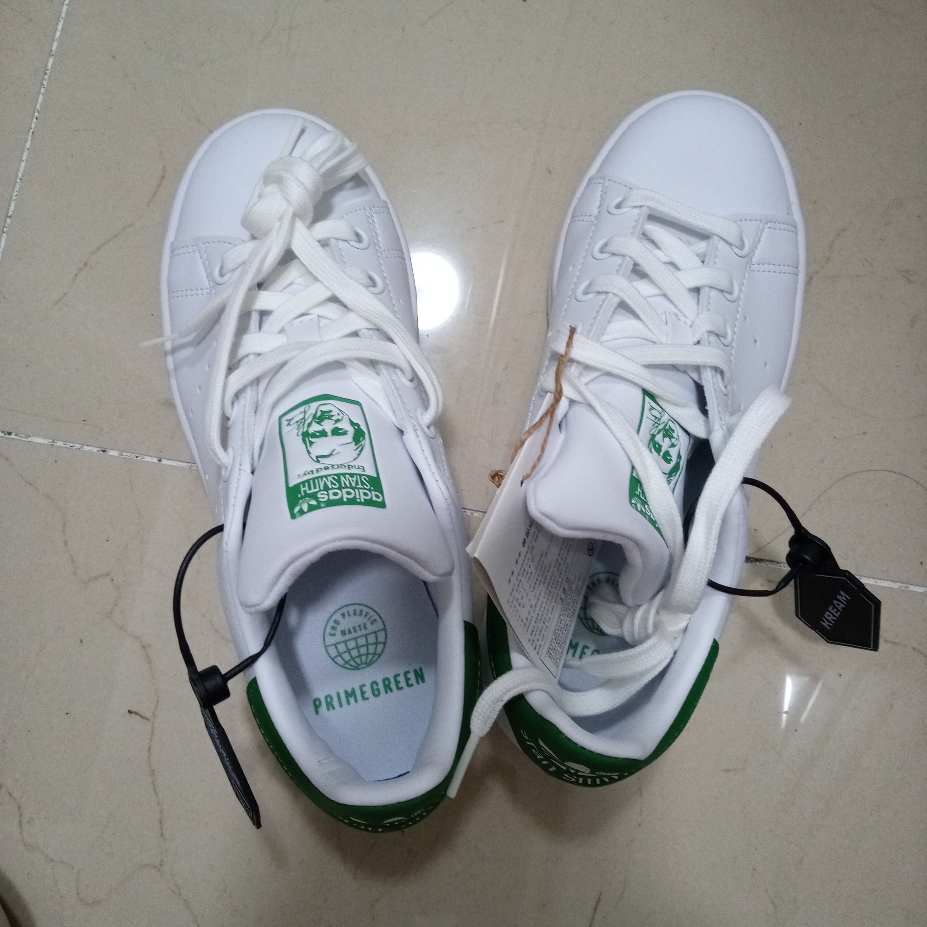 Adidas Stan Smith Vegan White Green 착용 스타일