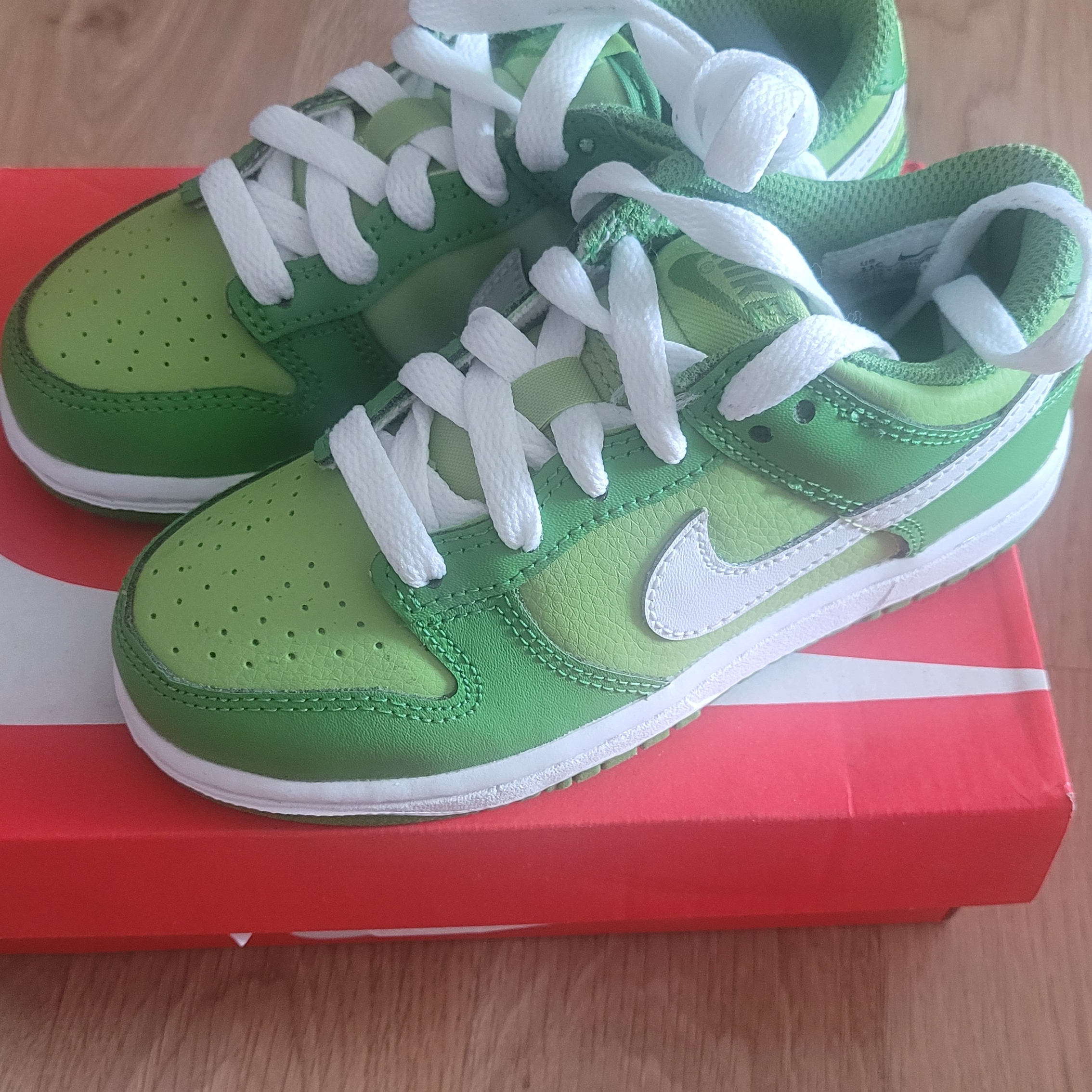 (PS) Nike Dunk Low Vivid Green 착용 스타일