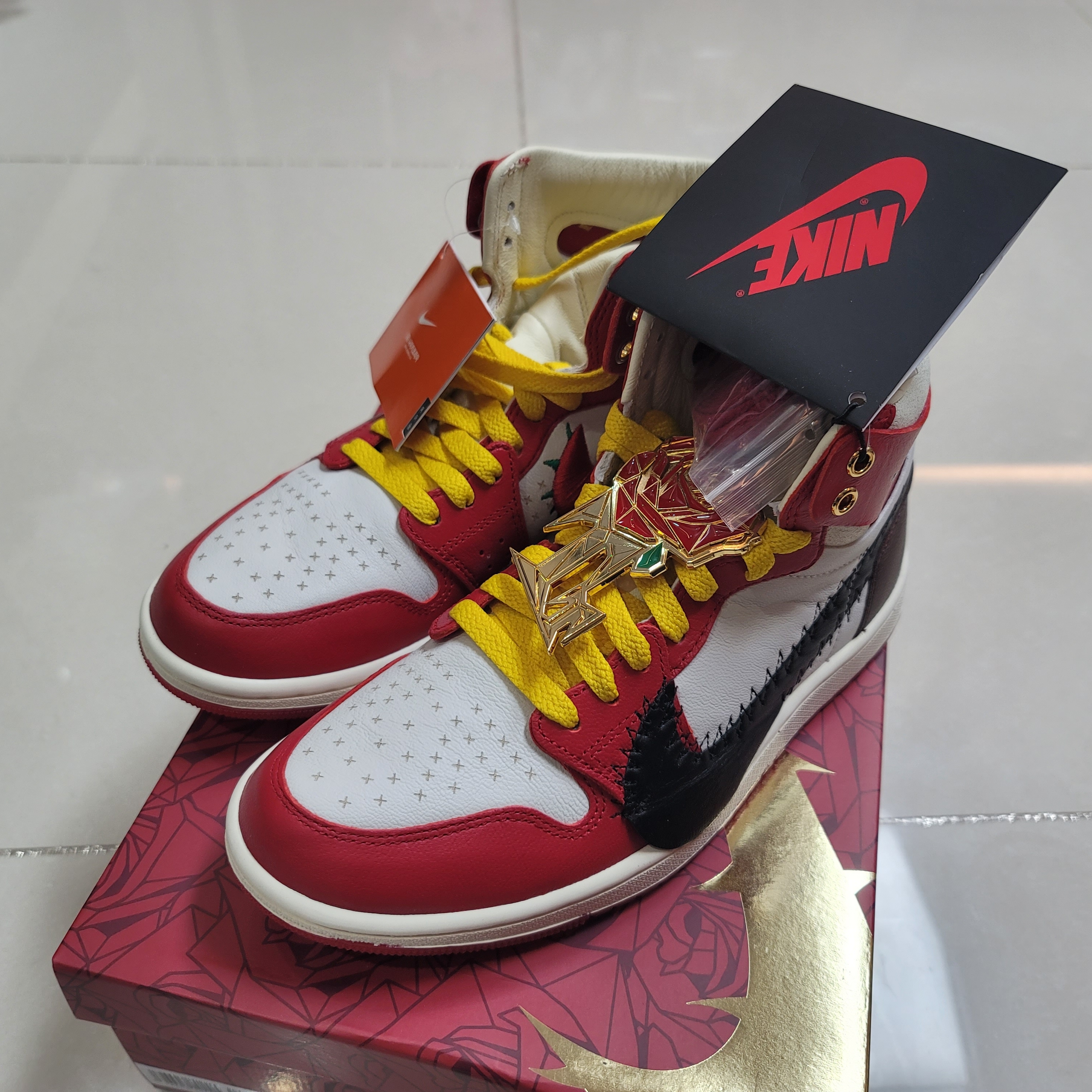 (W) Jordan 1 x Teyana Taylor Zoom CMFT 2 Gym Red 착용 스타일 - 1