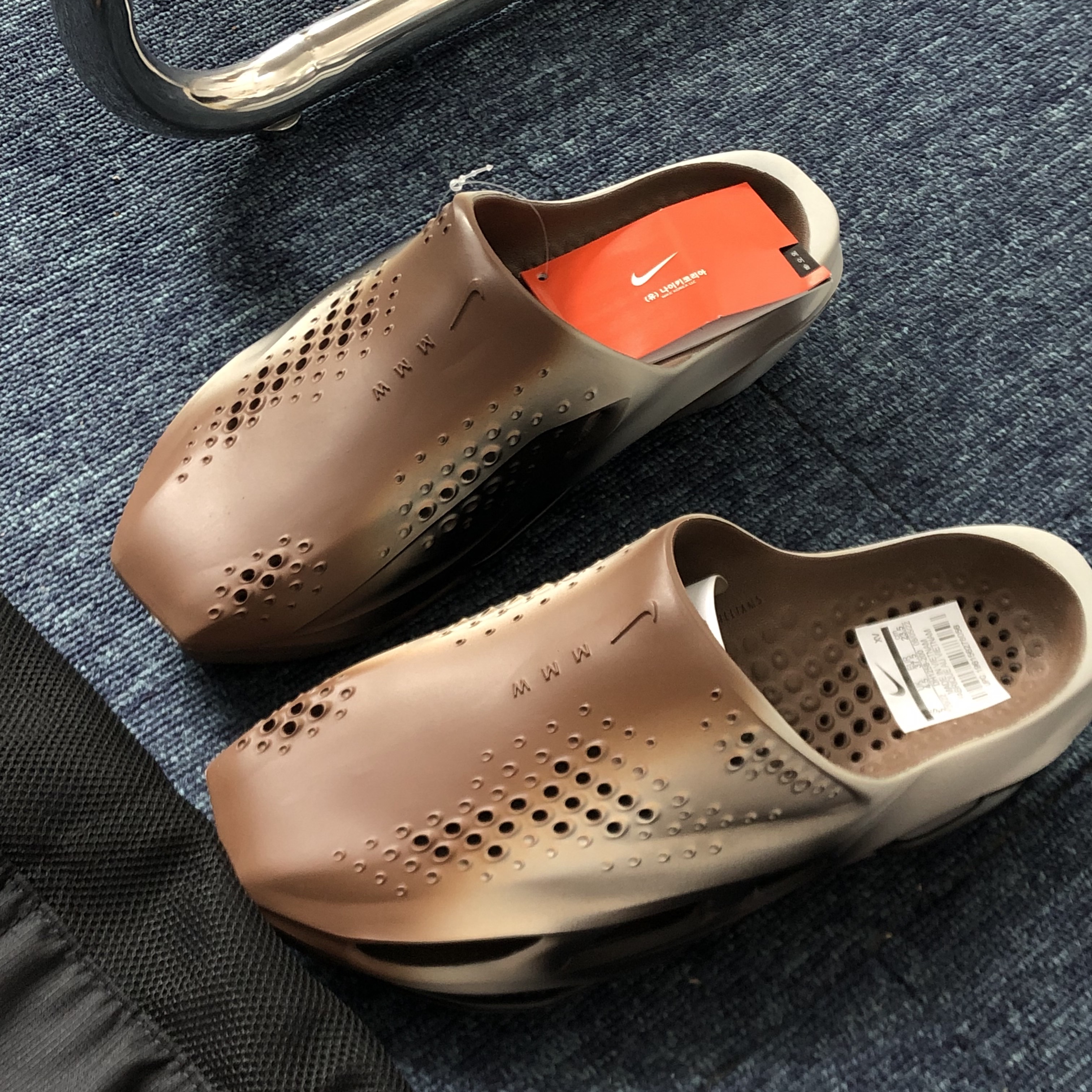 Nike x Matthew M Williams 005 Slide Dark Khaki 착용 스타일