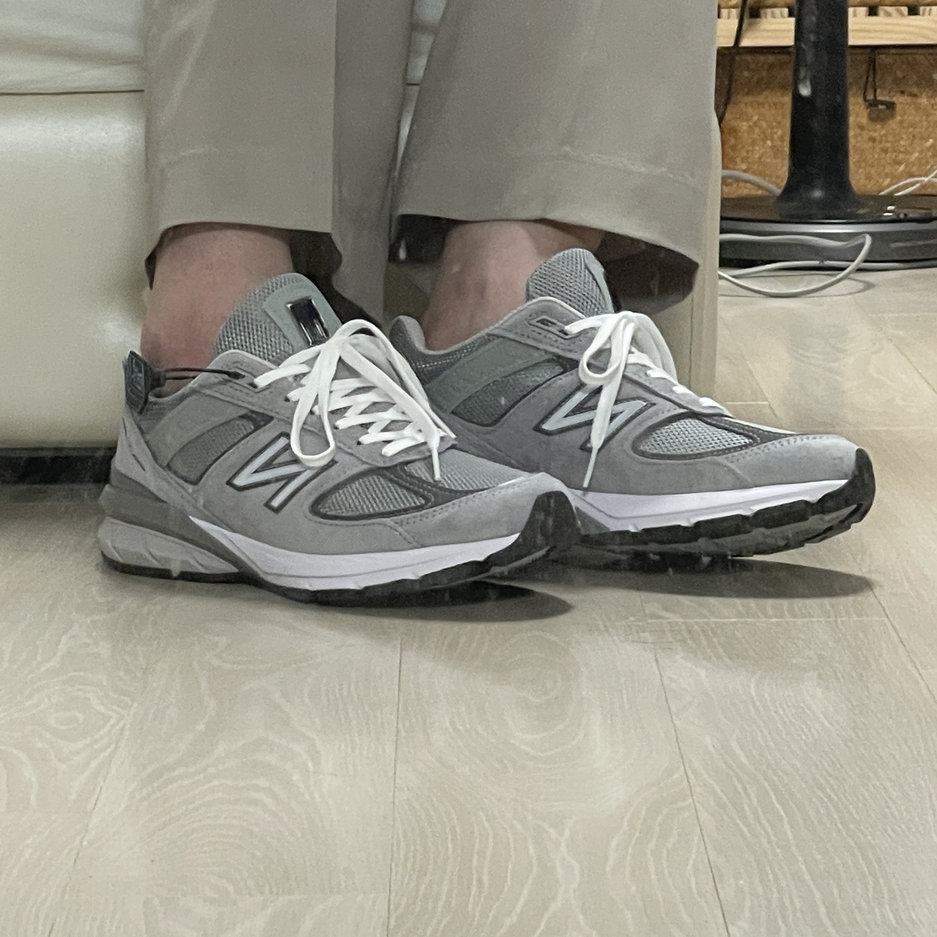 New Balance 990v5 Made in USA Grey - D Standard 착용 스타일 - 1