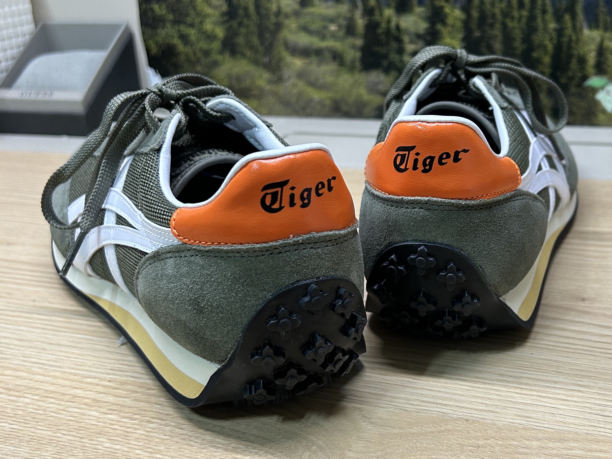 Onitsuka Tiger EDR 78 Piquant Orange, Onitsuka Tiger EDR 78 Black White 착용 스타일 - 2