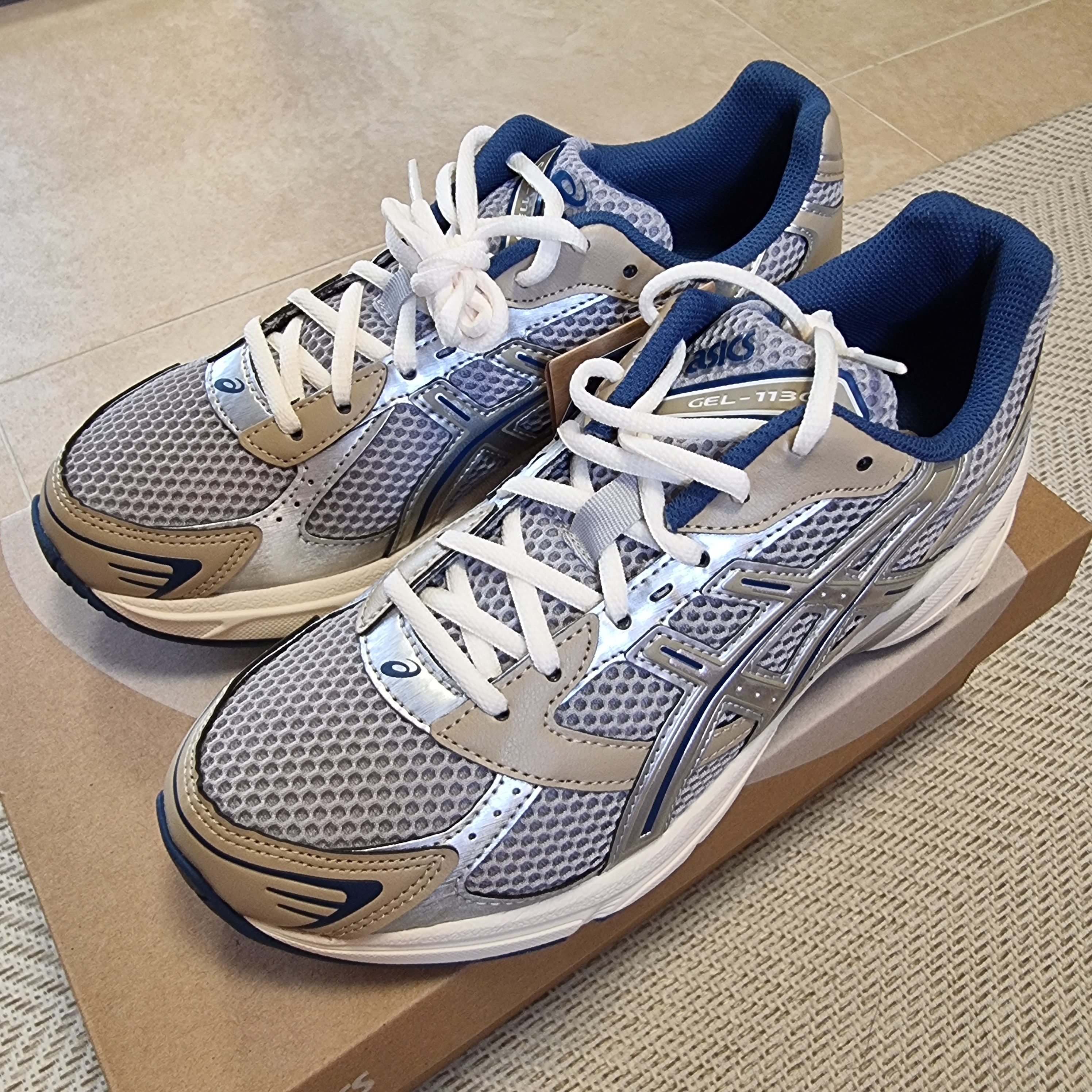 Asics Gel-1130 Oyster Grey Pure Silver 착용 스타일 - 1