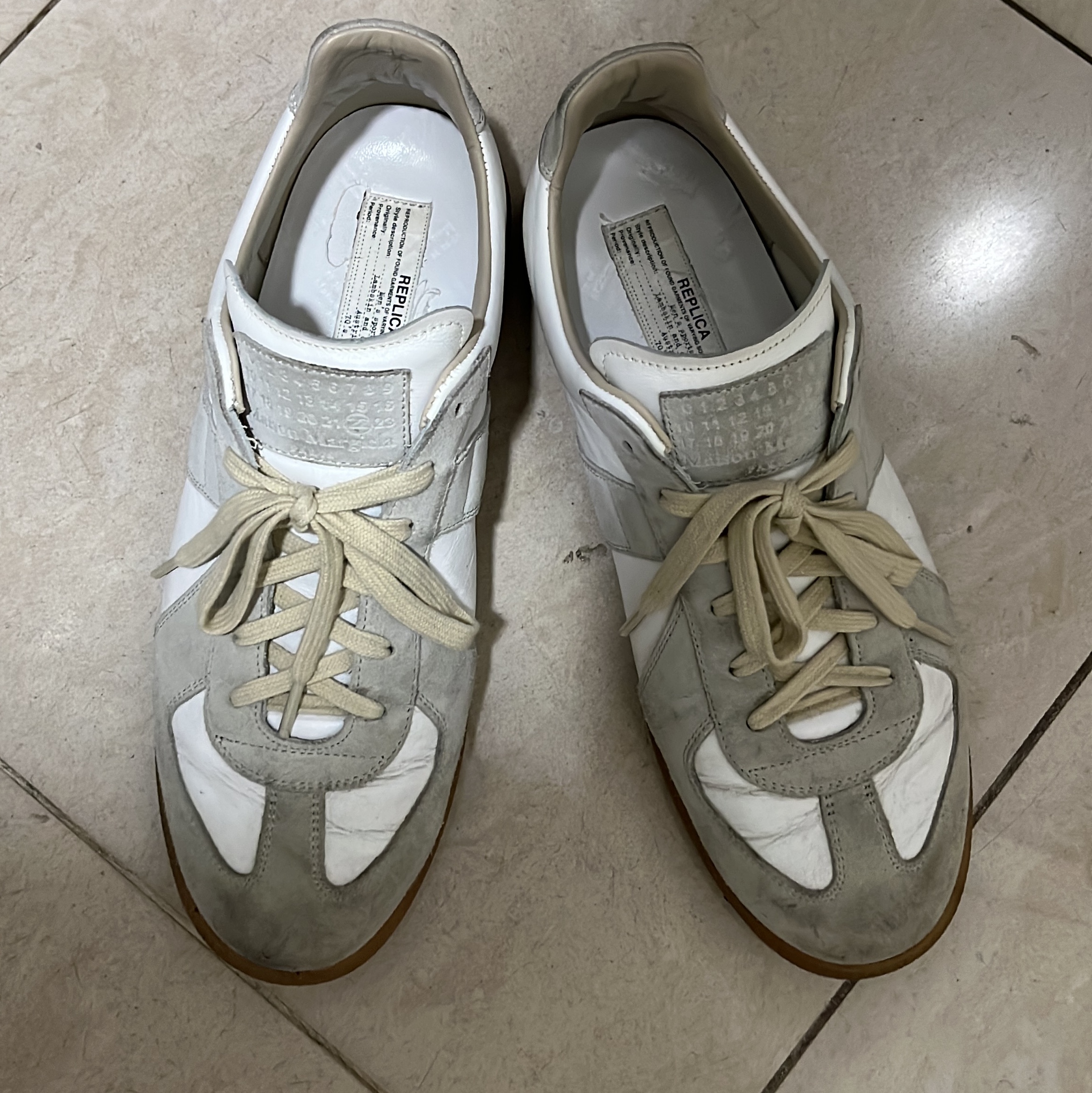 Maison Margiela Calfskin Replica Sneakers 착용 스타일