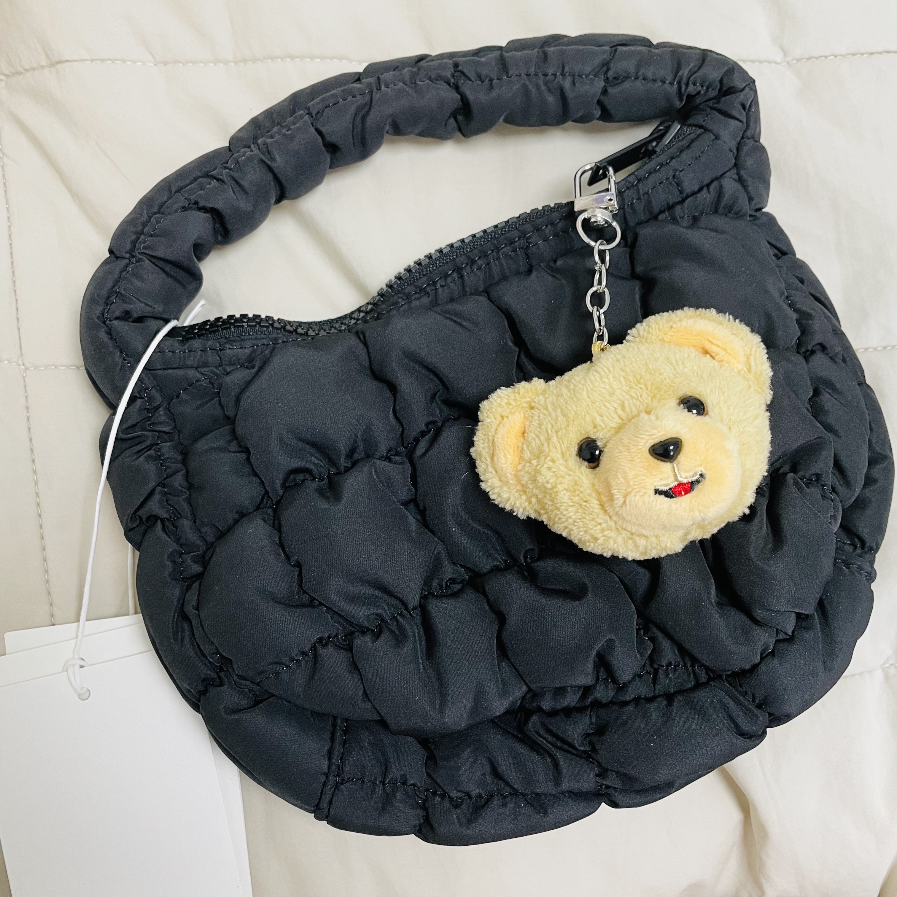 COS Quilted Micro Bag Black 착용 스타일