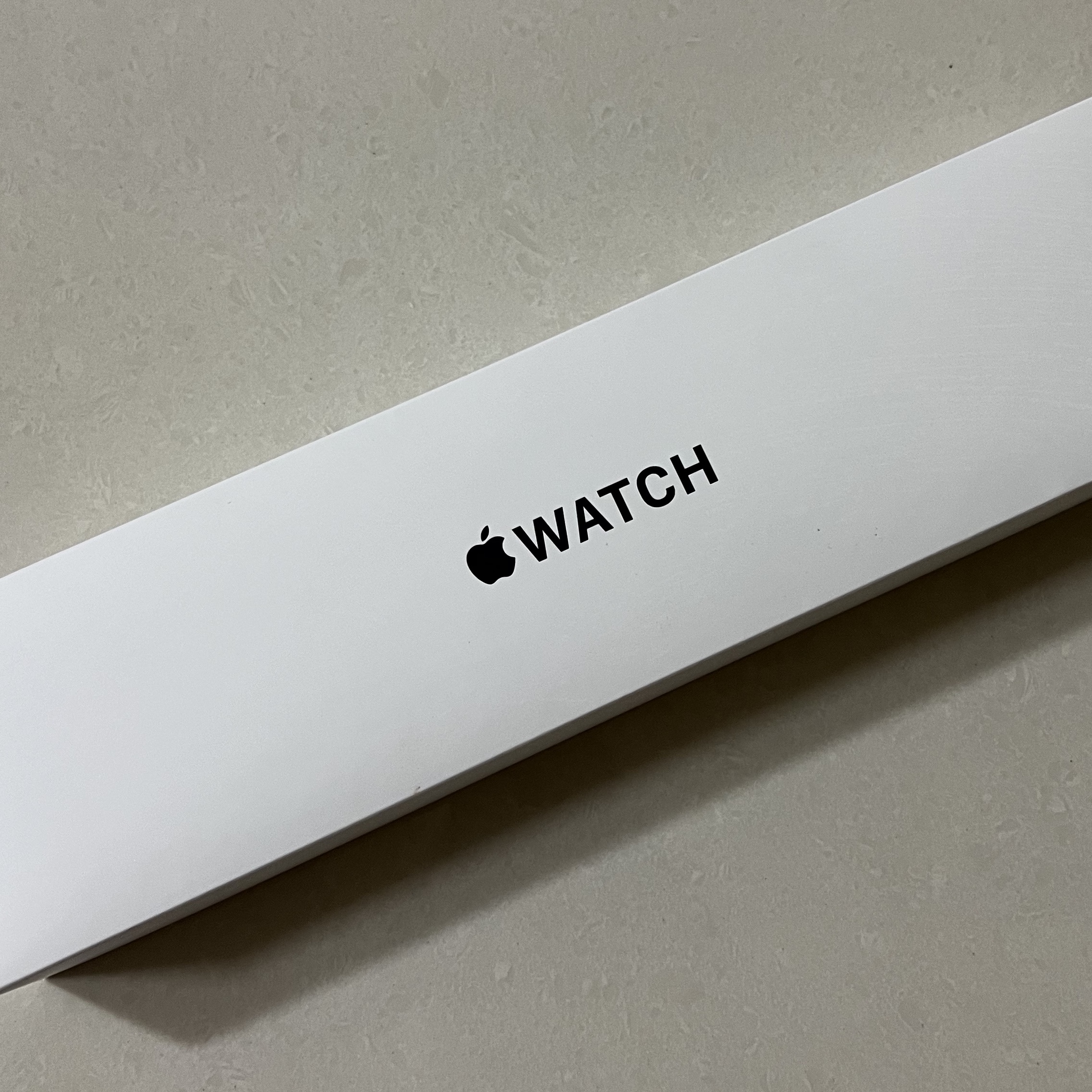 Apple Watch SE 44mm Cellular Midnight Aluminum Case with Sport Band Midnight (Korean Ver.) 착용 스타일