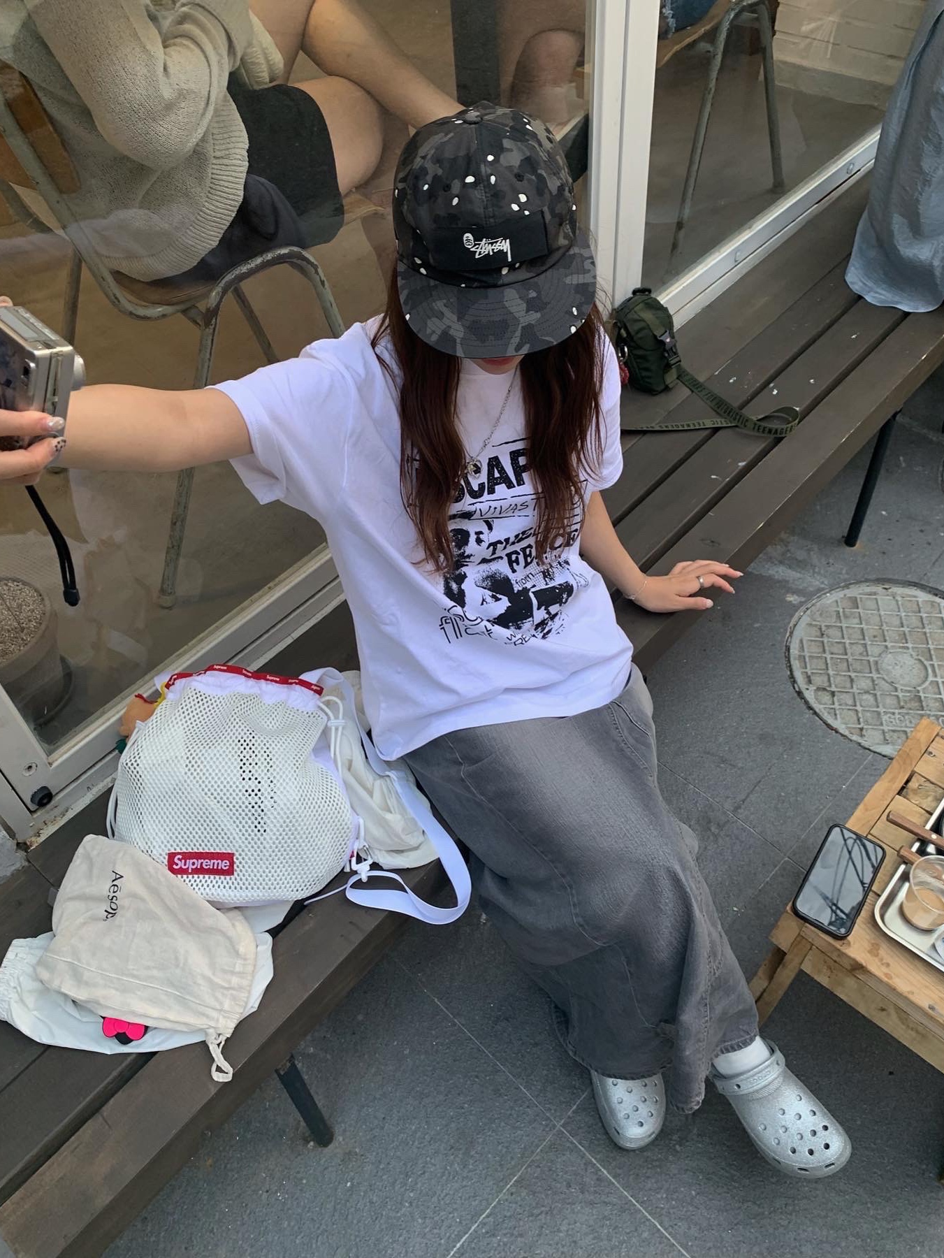 Supreme Mesh Small Backpack White - 23SS, Crocs Classic Metallic Clog Silver 착용 스타일