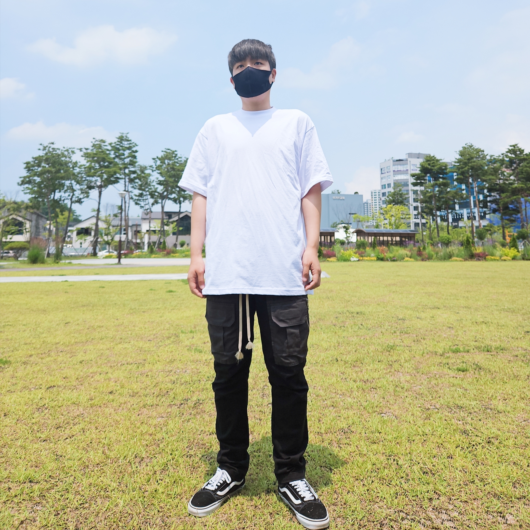 Vans ComfyCush Old Skool Black True white 착용 스타일 - 2