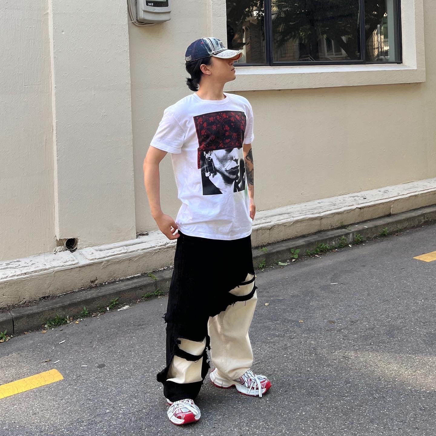 Diesel C-Seymon Treated Denim Baseball Cap Blue White, Balenciaga 3XL Sneakers White Red 착용 스타일 - 3