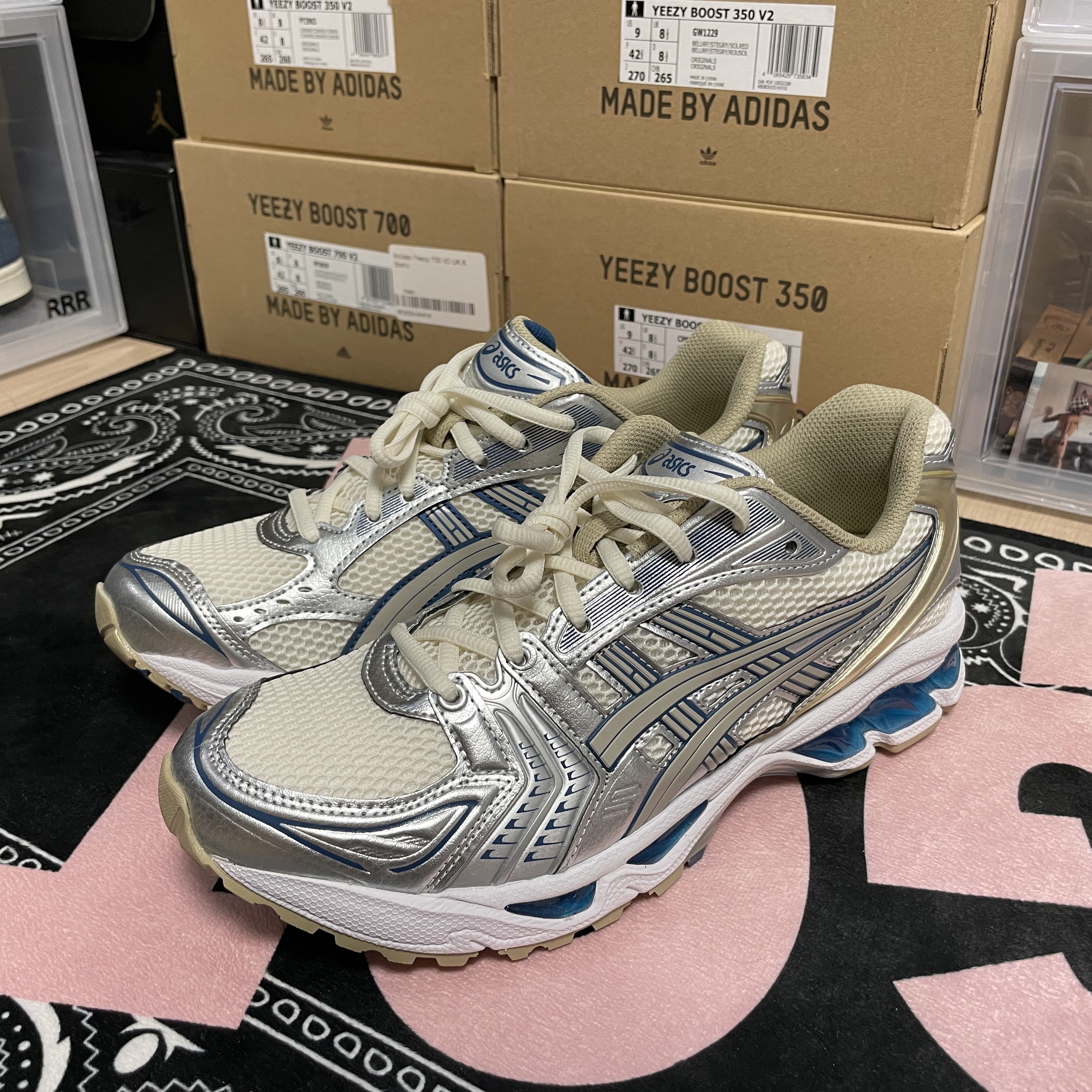 Asics Gel-Kayano 14 Cream Pure Silver 착용 스타일