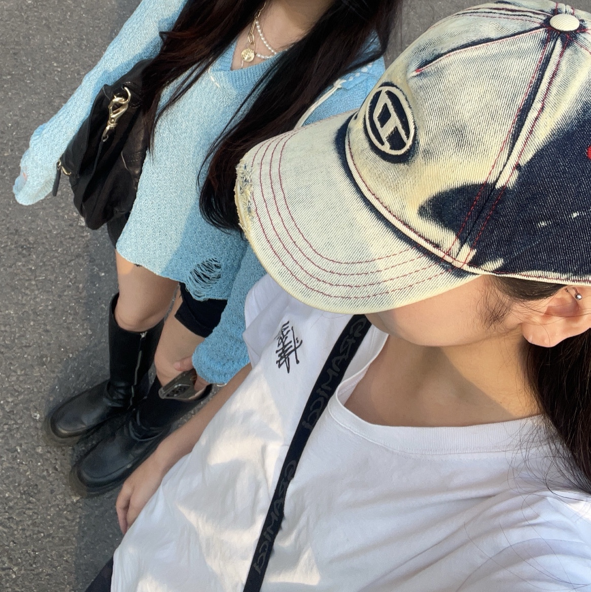 Diesel C-Seymon Treated Denim Baseball Cap Blue White, Stussy Basic Stussy T-Shirt White 2022 착용 스타일