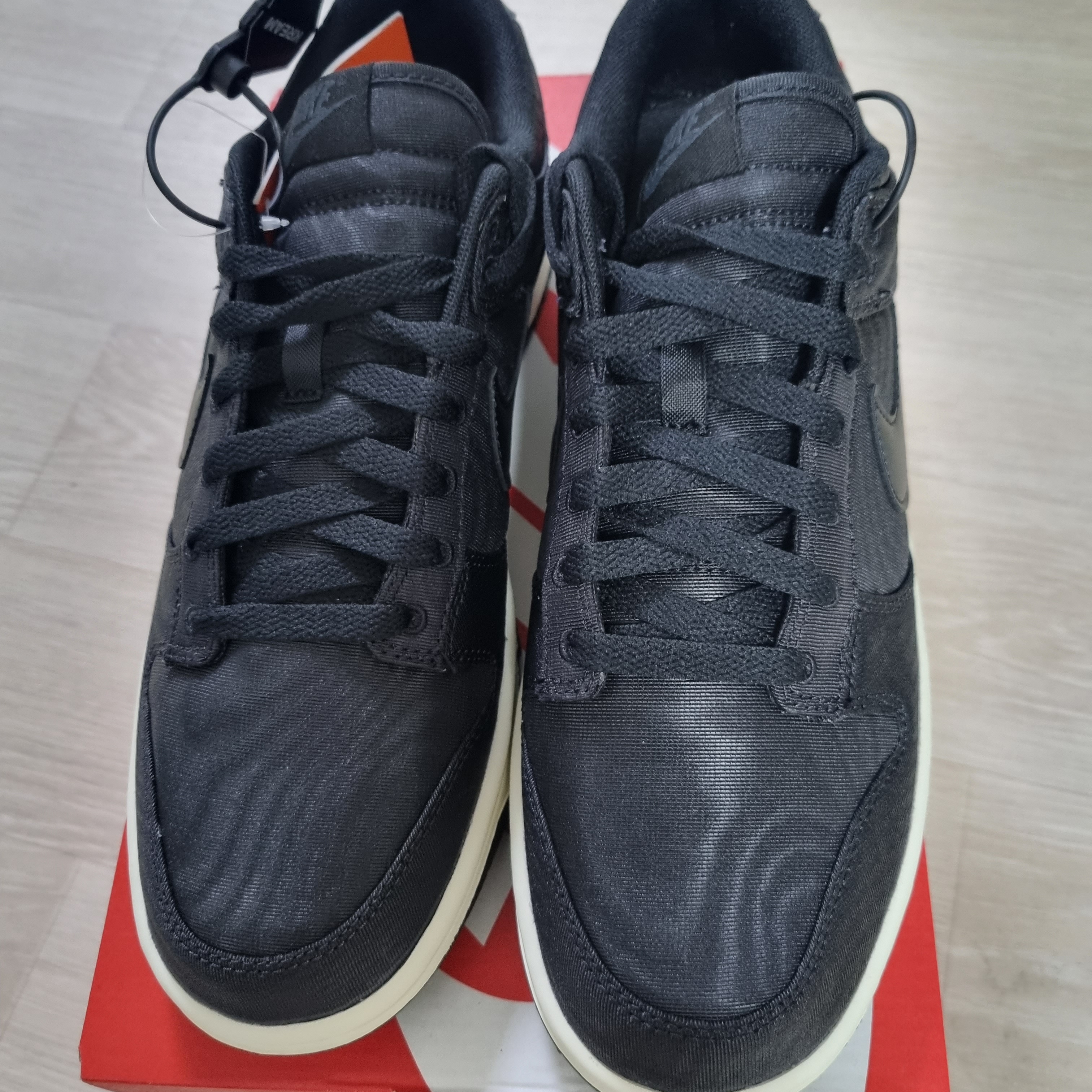Nike Dunk Low Retro Premium Black 착용 스타일 - 2