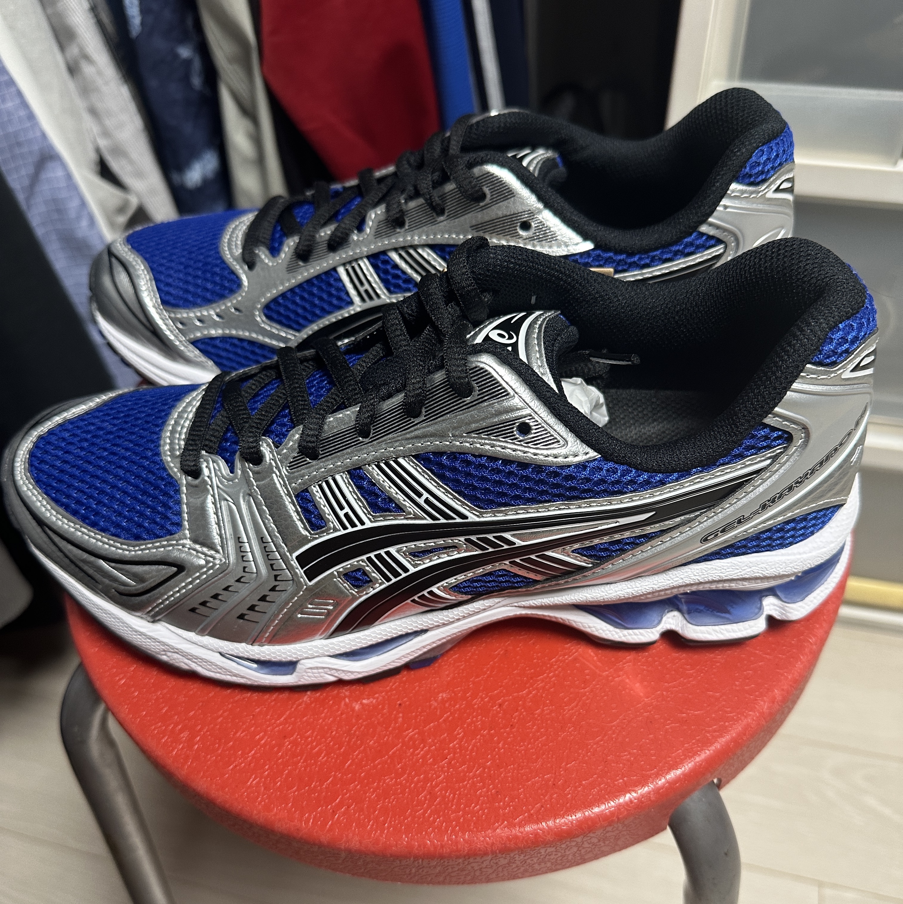 Asics Gel-Kayano 14 Monaco Blue Black 착용 스타일