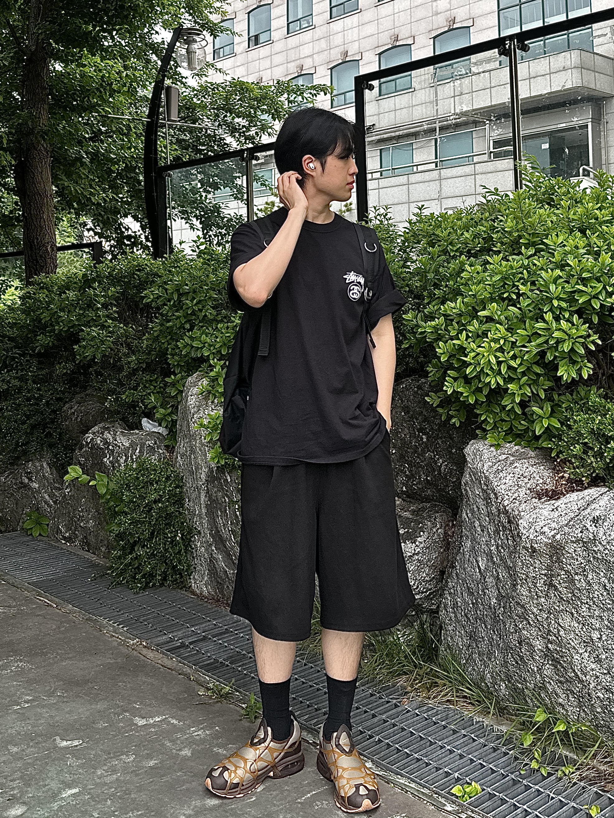 Nike Air Kukini Dark Chocolate 착용 스타일 - 1