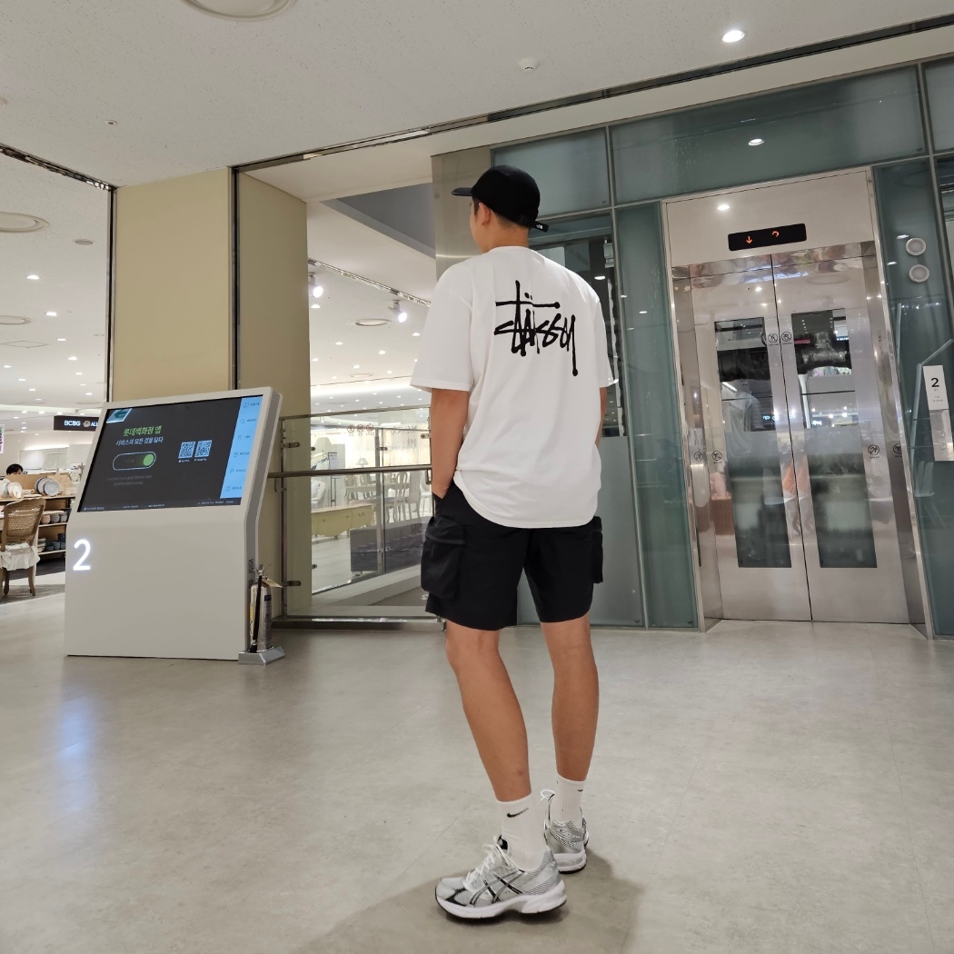 Asics Gel-1130 White Black, Stussy Basic Stussy T-Shirt White 2023 착용 스타일 - 1