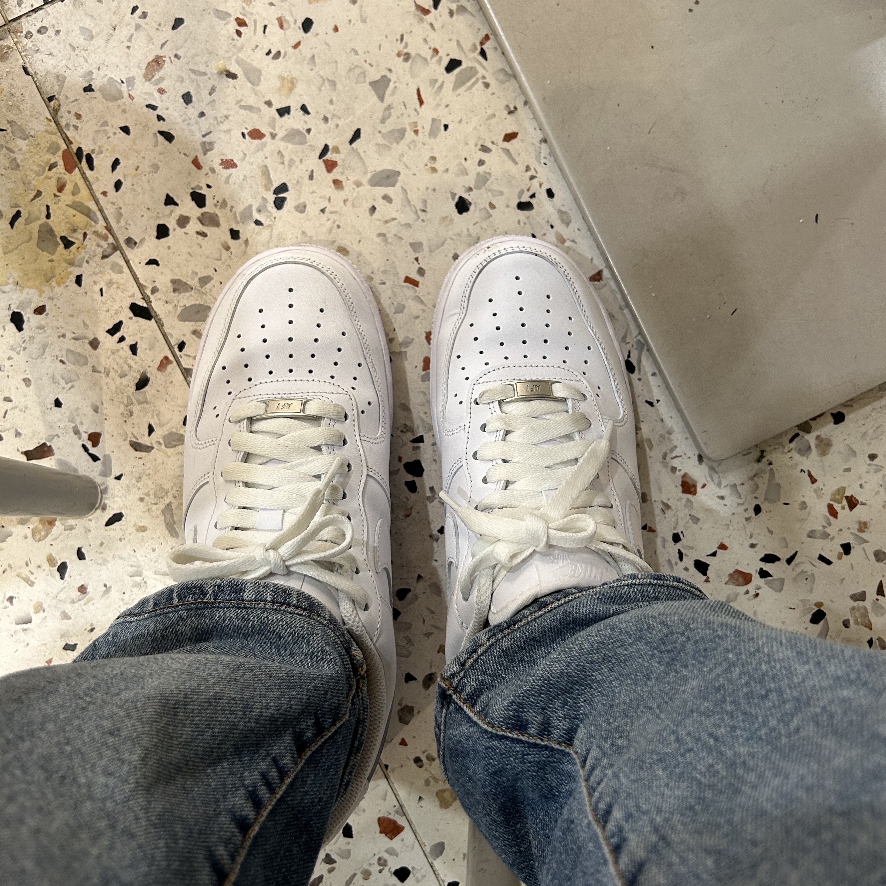 Nike Air Force 1 '07 Low White 착용 스타일