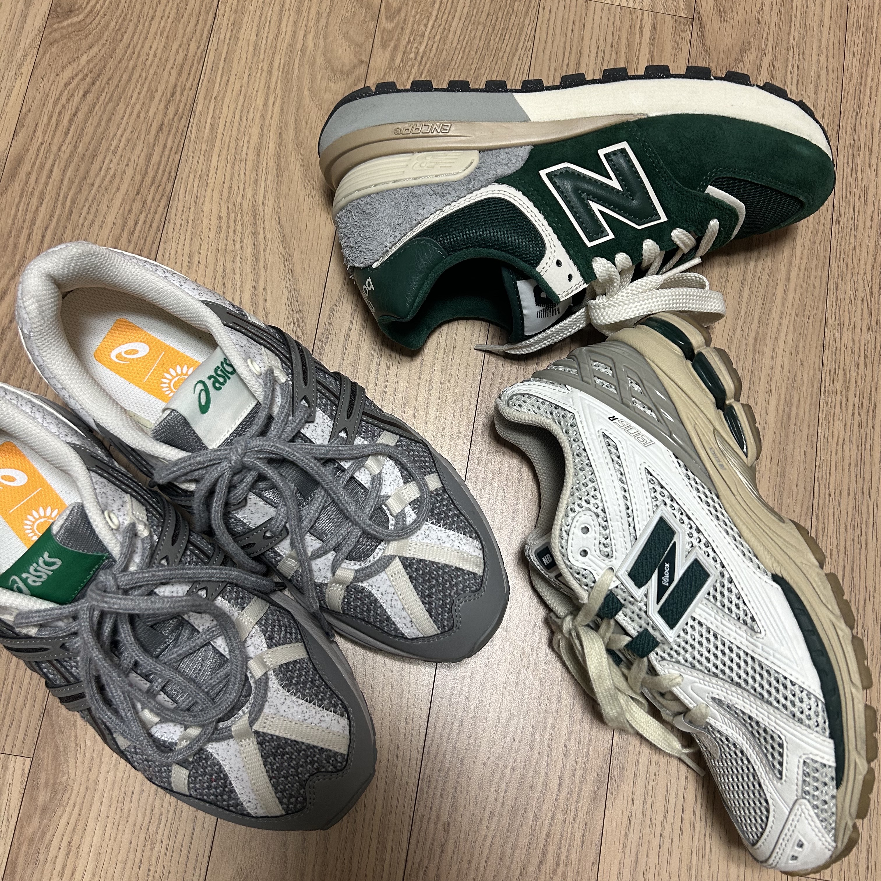 New Balance 1906R Silver Green, New Balance 2002R Protection Pack Navy 착용 스타일 - 2