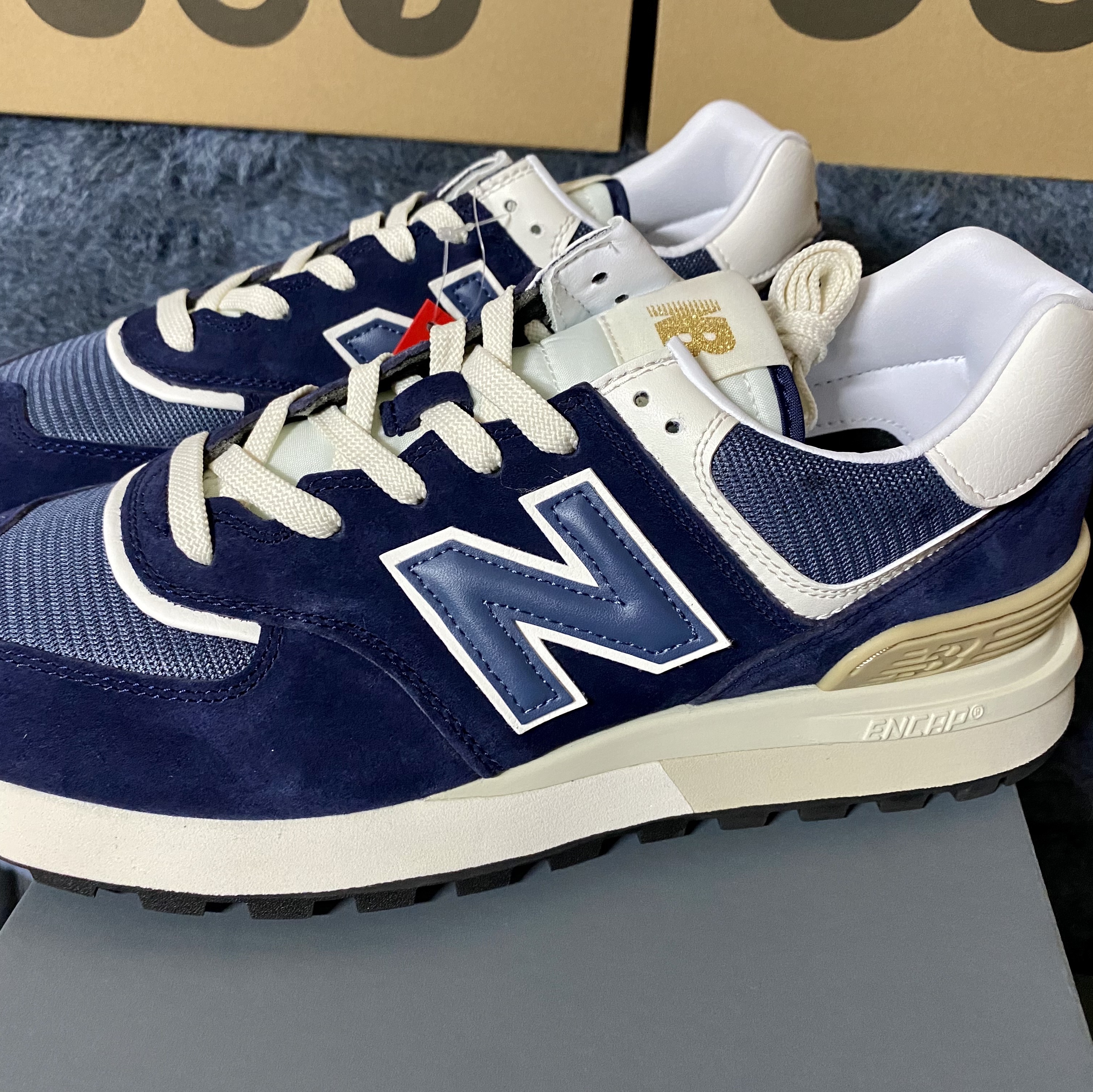 New Balance 574 Legacy Navy 착용 스타일 - 1