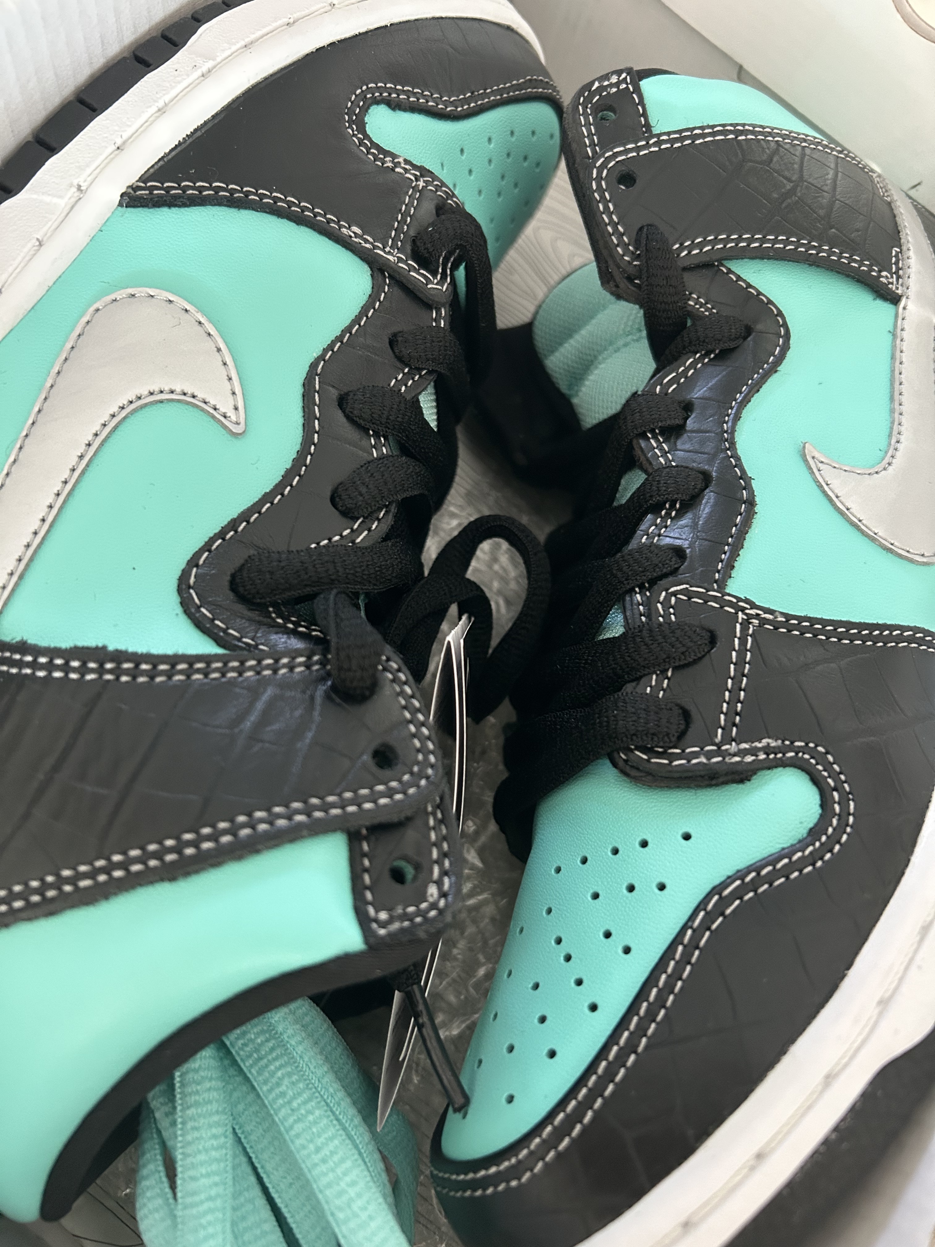 Nike x Diamond Supply Co. SB Dunk High Tiffany 착용 스타일
