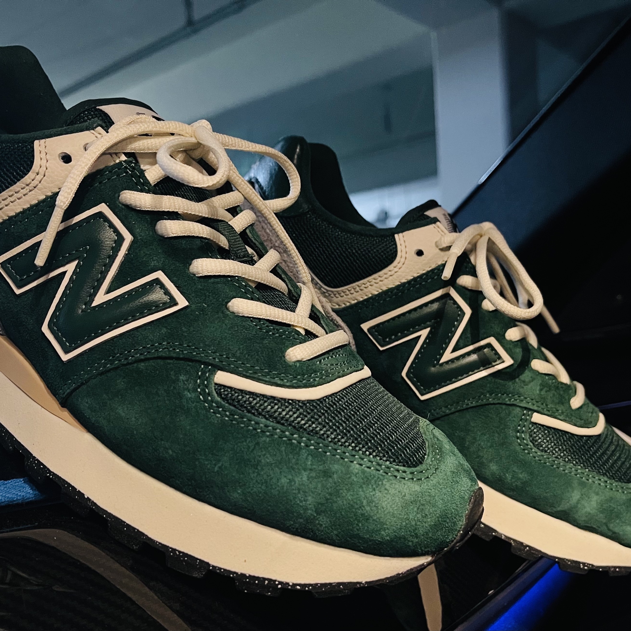 New Balance 574 Legacy Green 착용 스타일 - 2